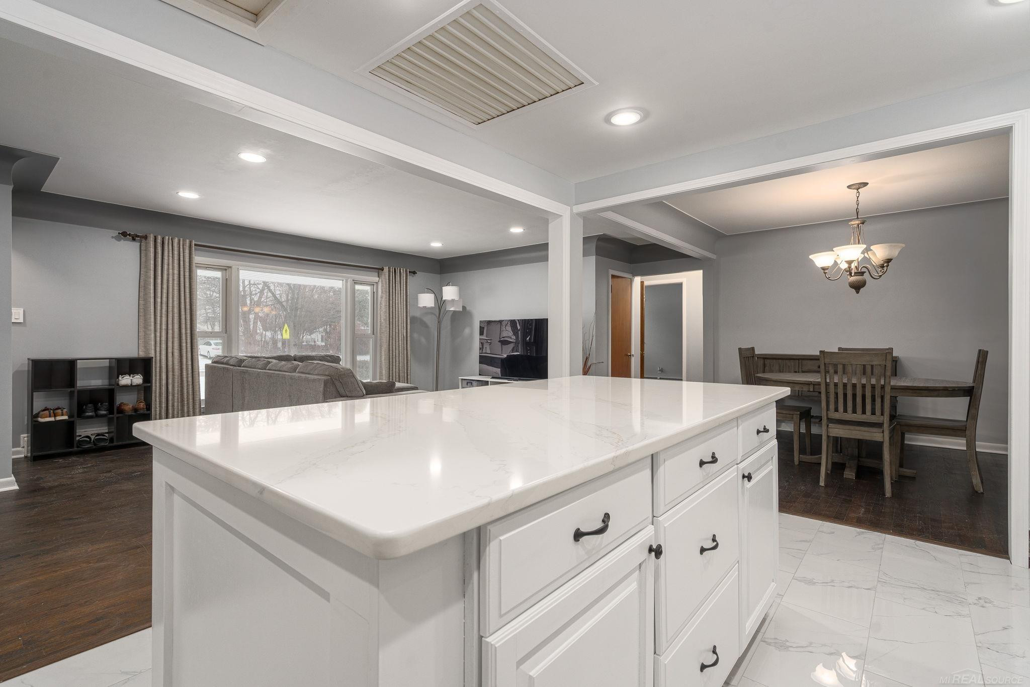 526 Girard Avenue, Royal Oak, MI 48073 — Photo 16