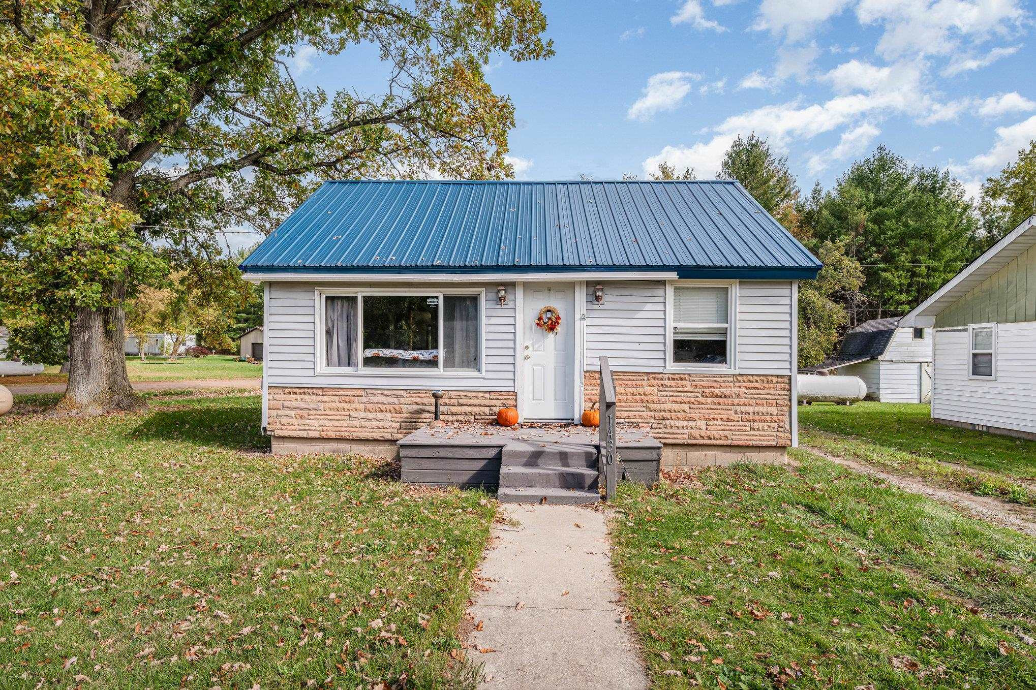 1430 Alger Court, Alger, MI 48610 — Photo 2