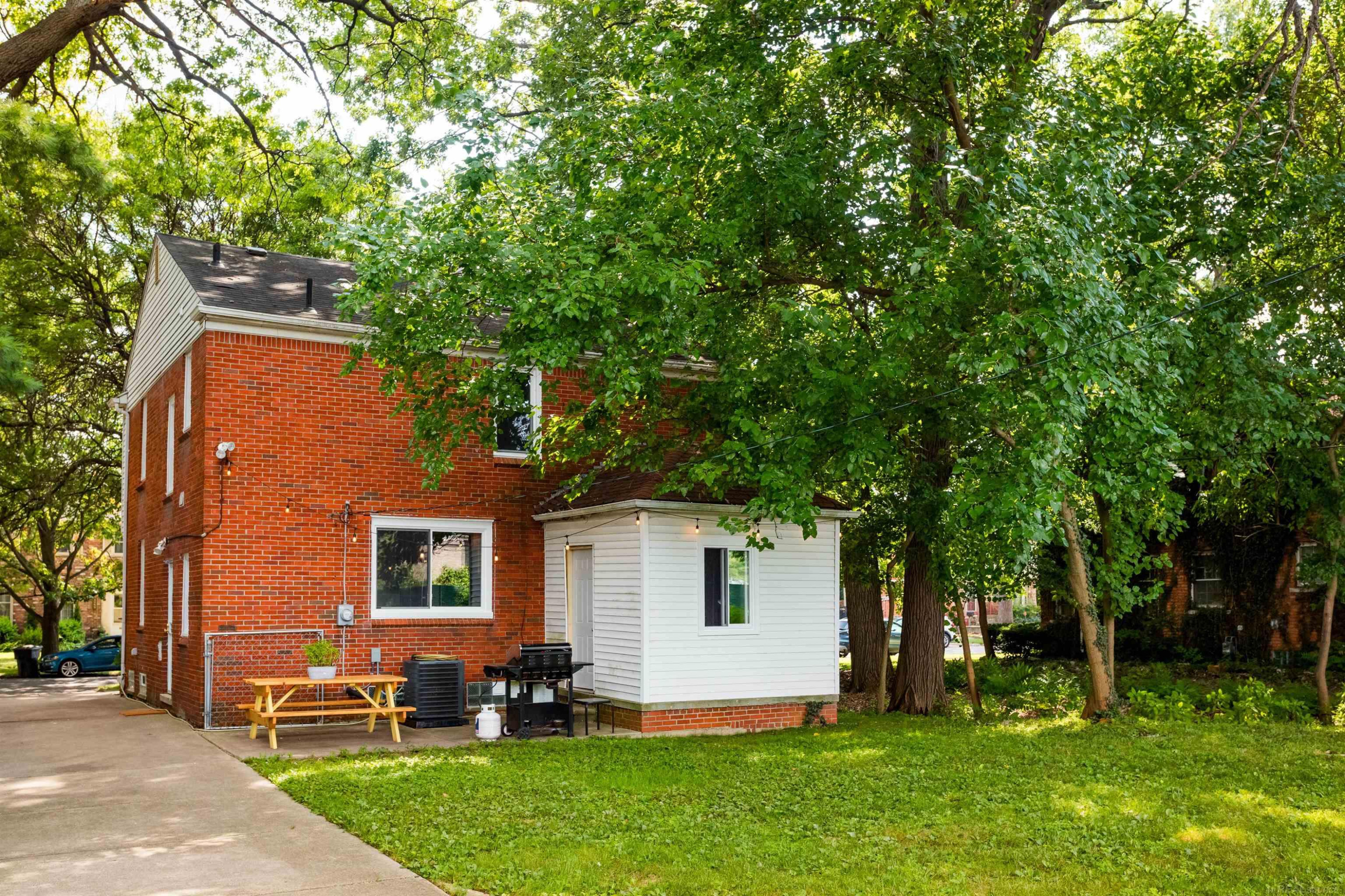 2444 Woodstock Drive, Detroit, MI 48203 — Photo 36