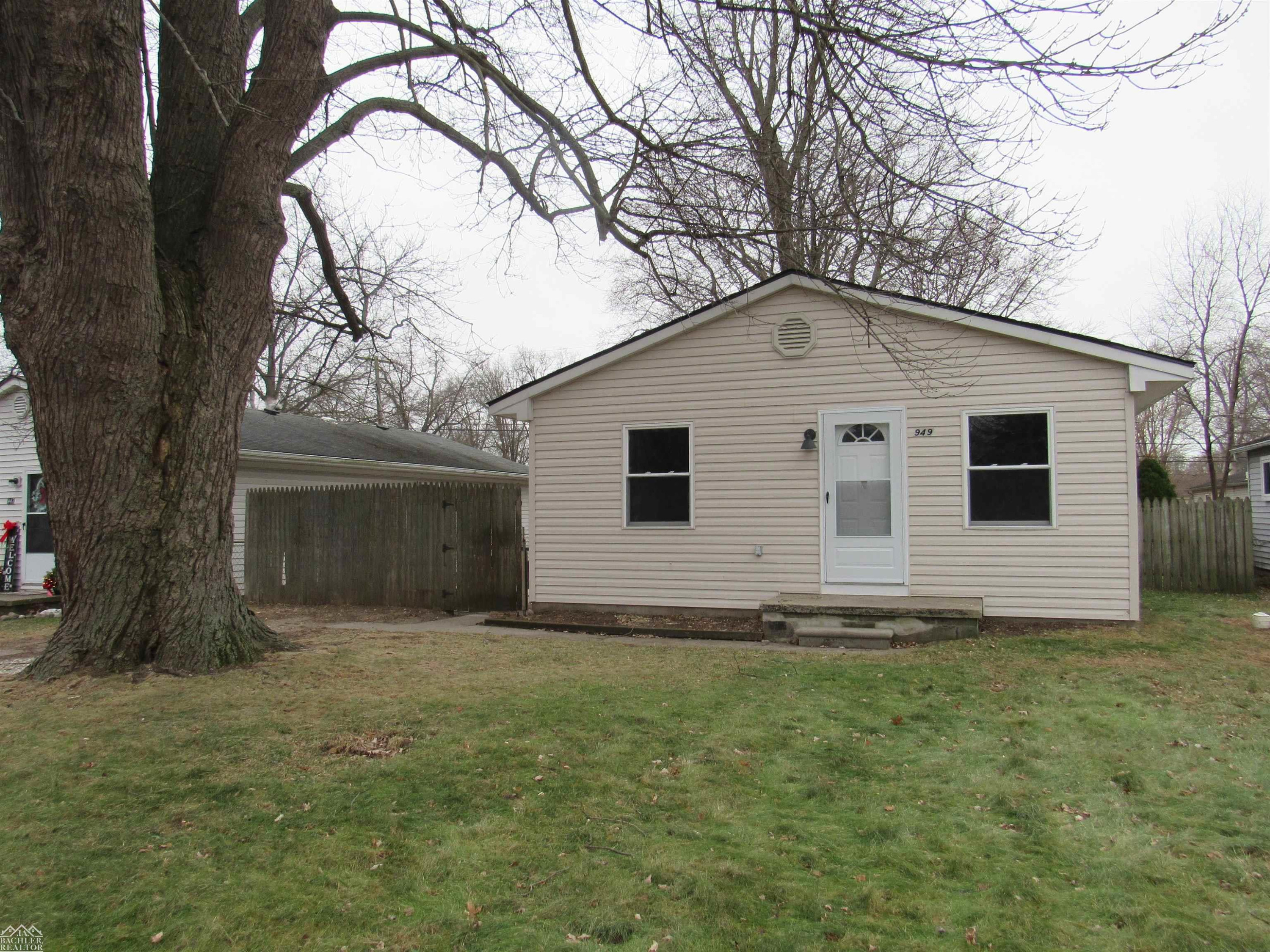 949 Liberty Street, Algonac, MI 48001 — front exterior