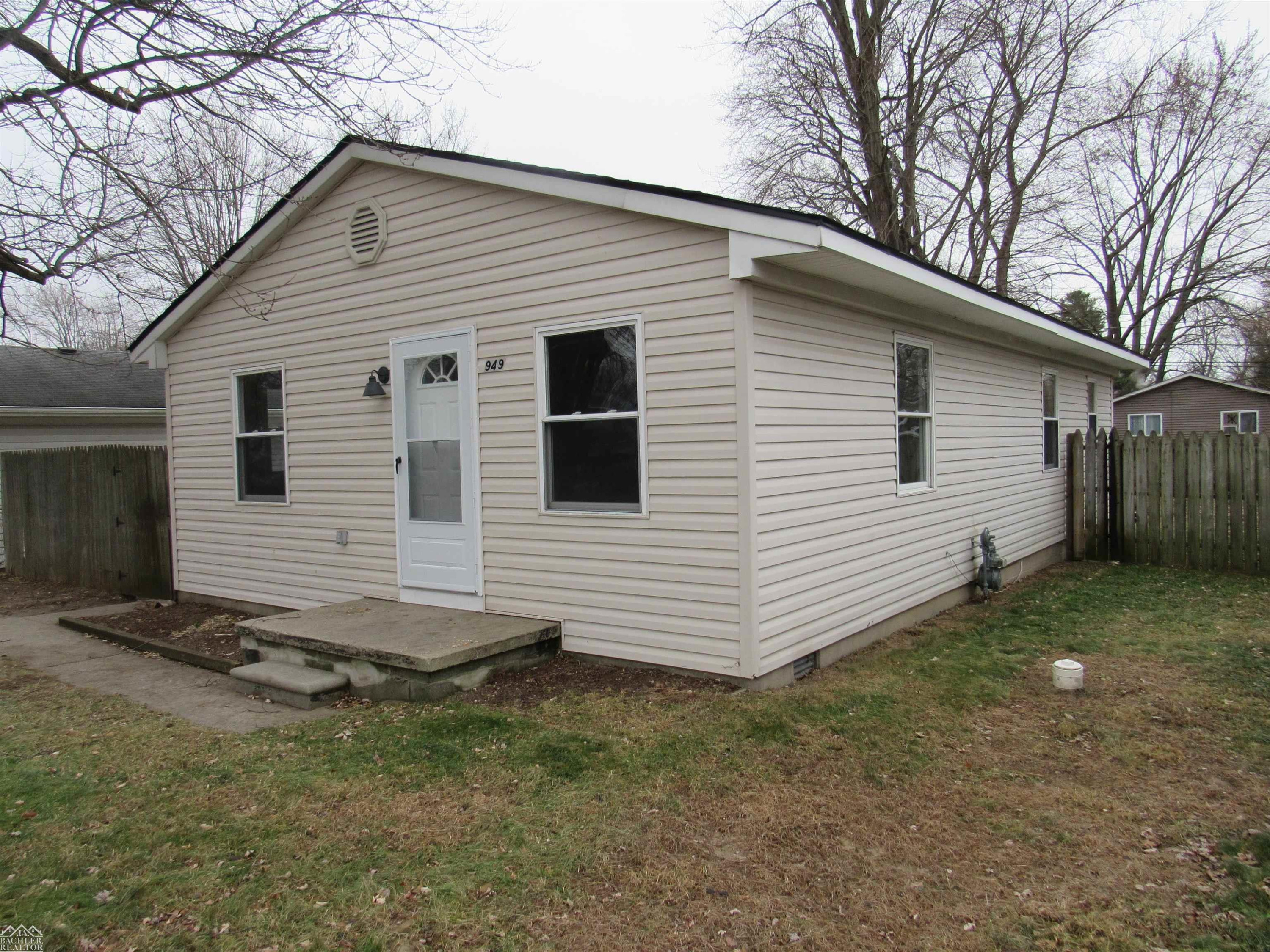949 Liberty Street, Algonac, MI 48001 — Photo 2