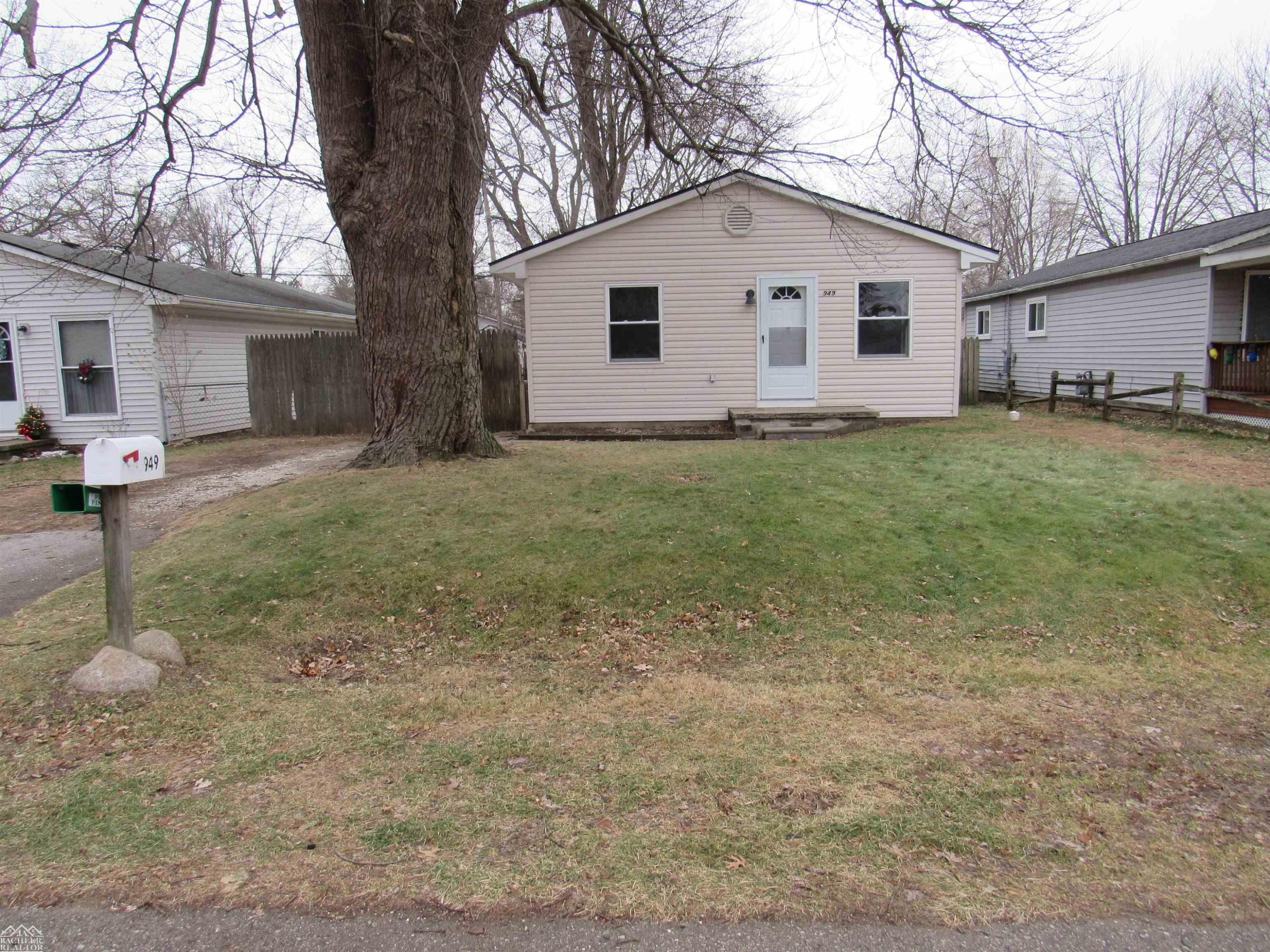 949 Liberty Street, Algonac, MI 48001 — Photo 24