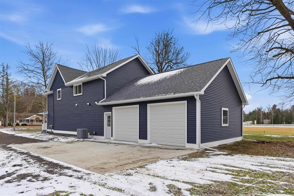 2797 N West River Road, Sanford, MI 48657 — Photo 3