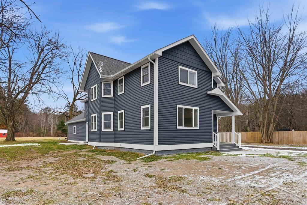 2797 N West River Road, Sanford, MI 48657 — Photo 2