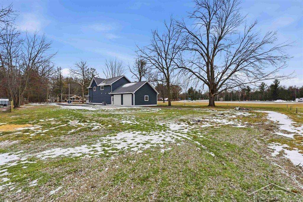 2797 N West River Road, Sanford, MI 48657 — Photo 36