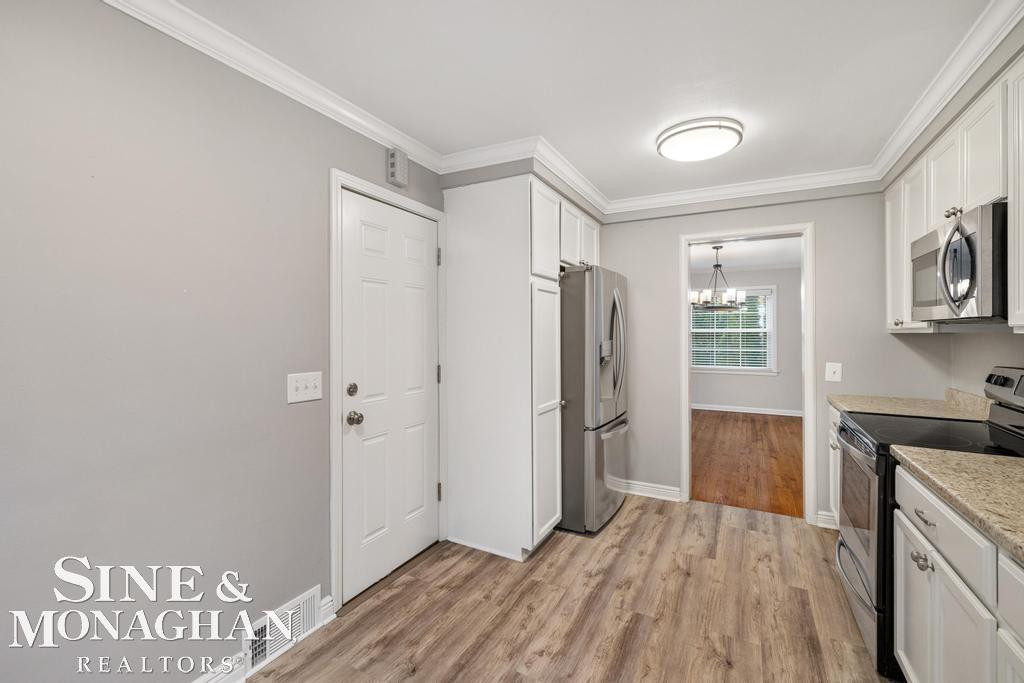 835 Harcourt Road, Grosse Pointe Park, MI 48230 — Photo 15
