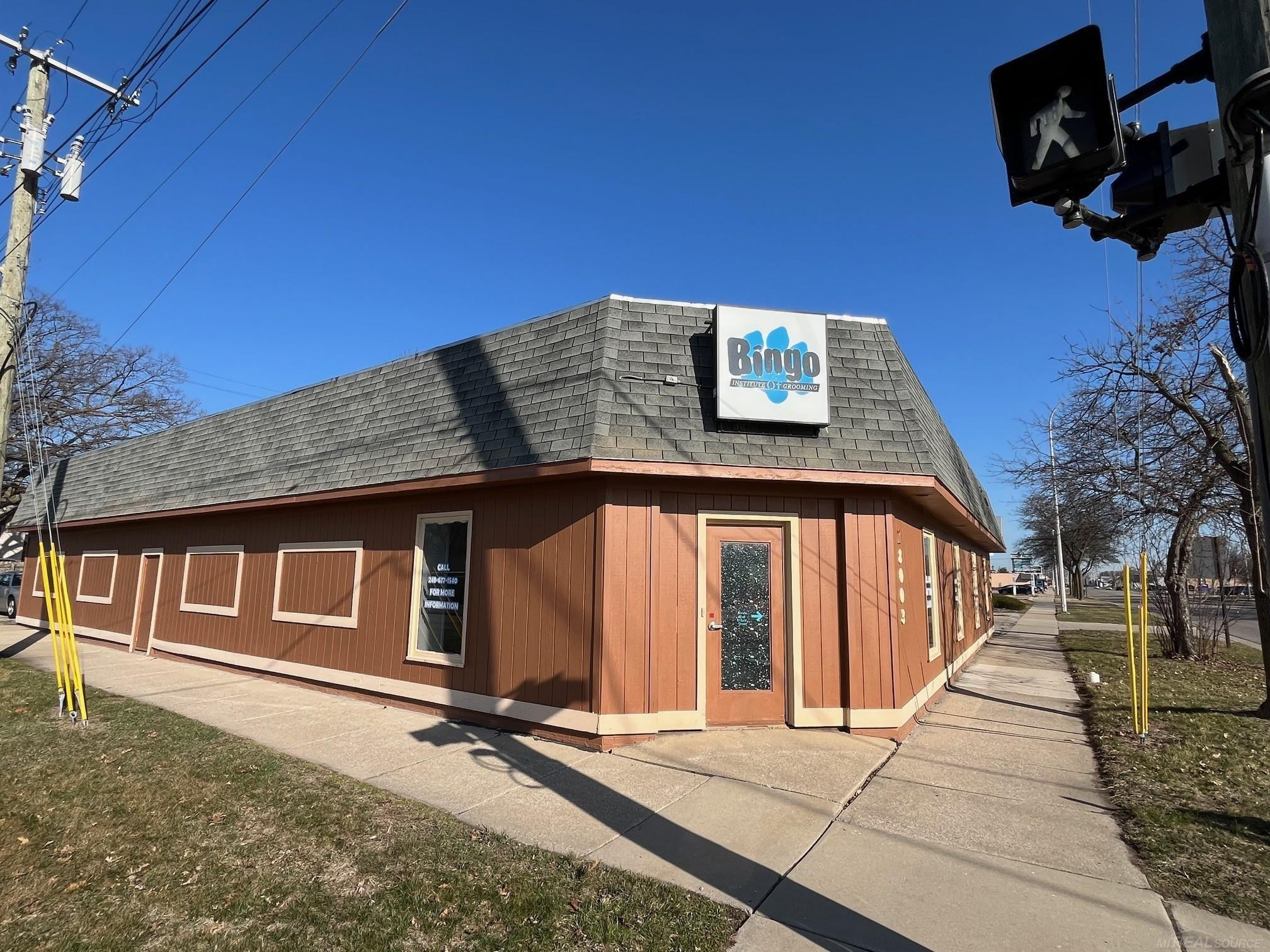 28009 John R Road, MI 48071