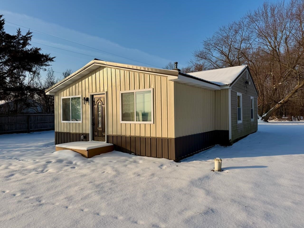 6262 S State Road, Bancroft, MI 48414 — front exterior