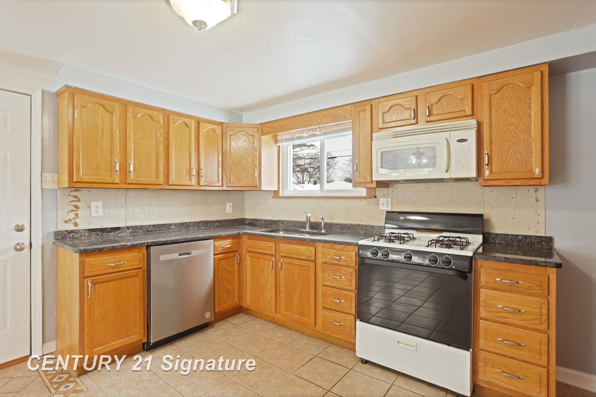 723 Pioneer Trail, Saginaw, MI 48604 — Photo 12