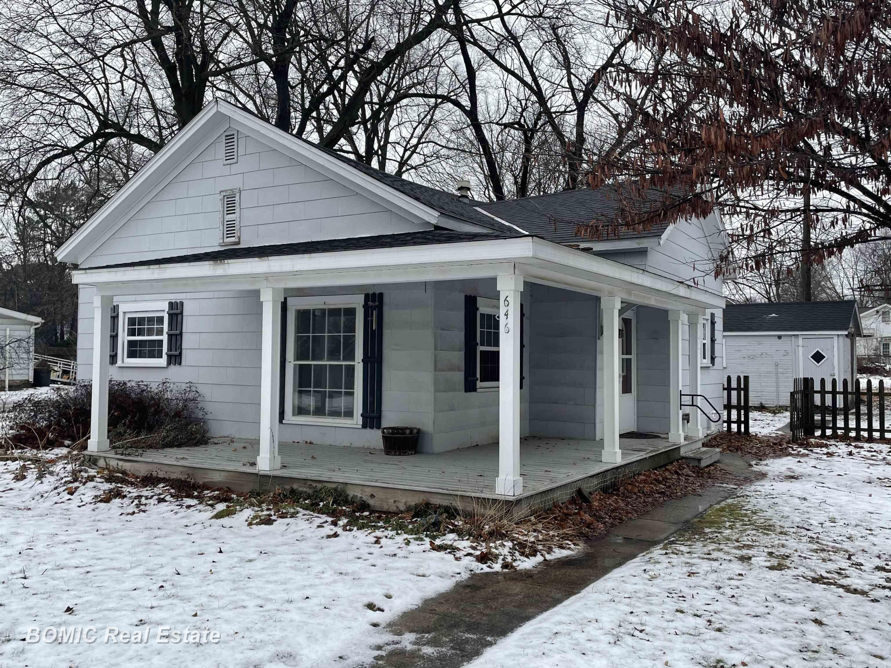 646 W Frank Street, Caro, MI 48723 — front exterior