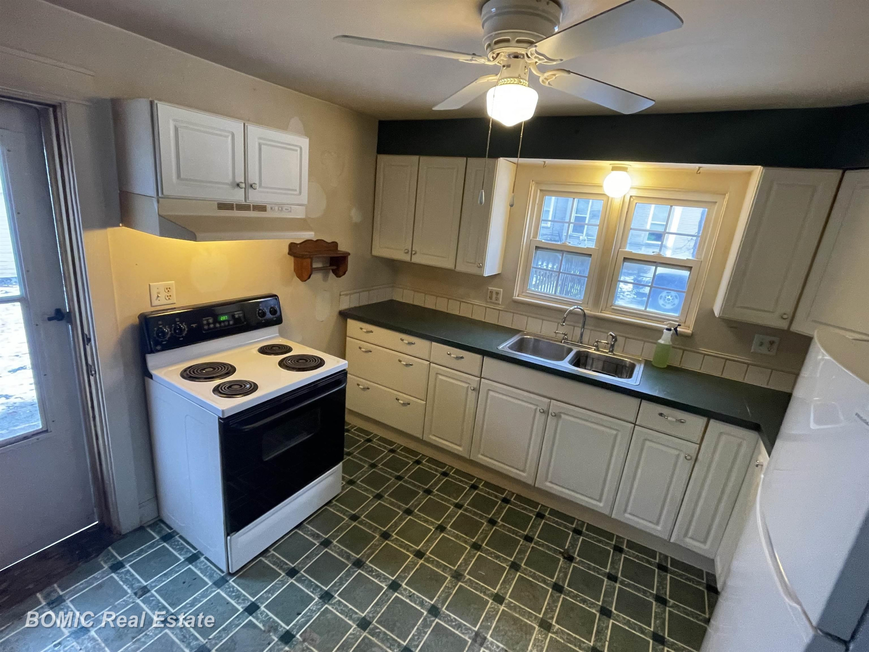 646 W Frank Street, Caro, MI 48723 — Photo 3