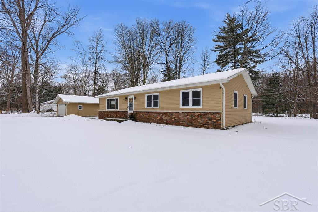 4159 N Maple Crest Drive, Sanford, MI 48657 — Photo 2