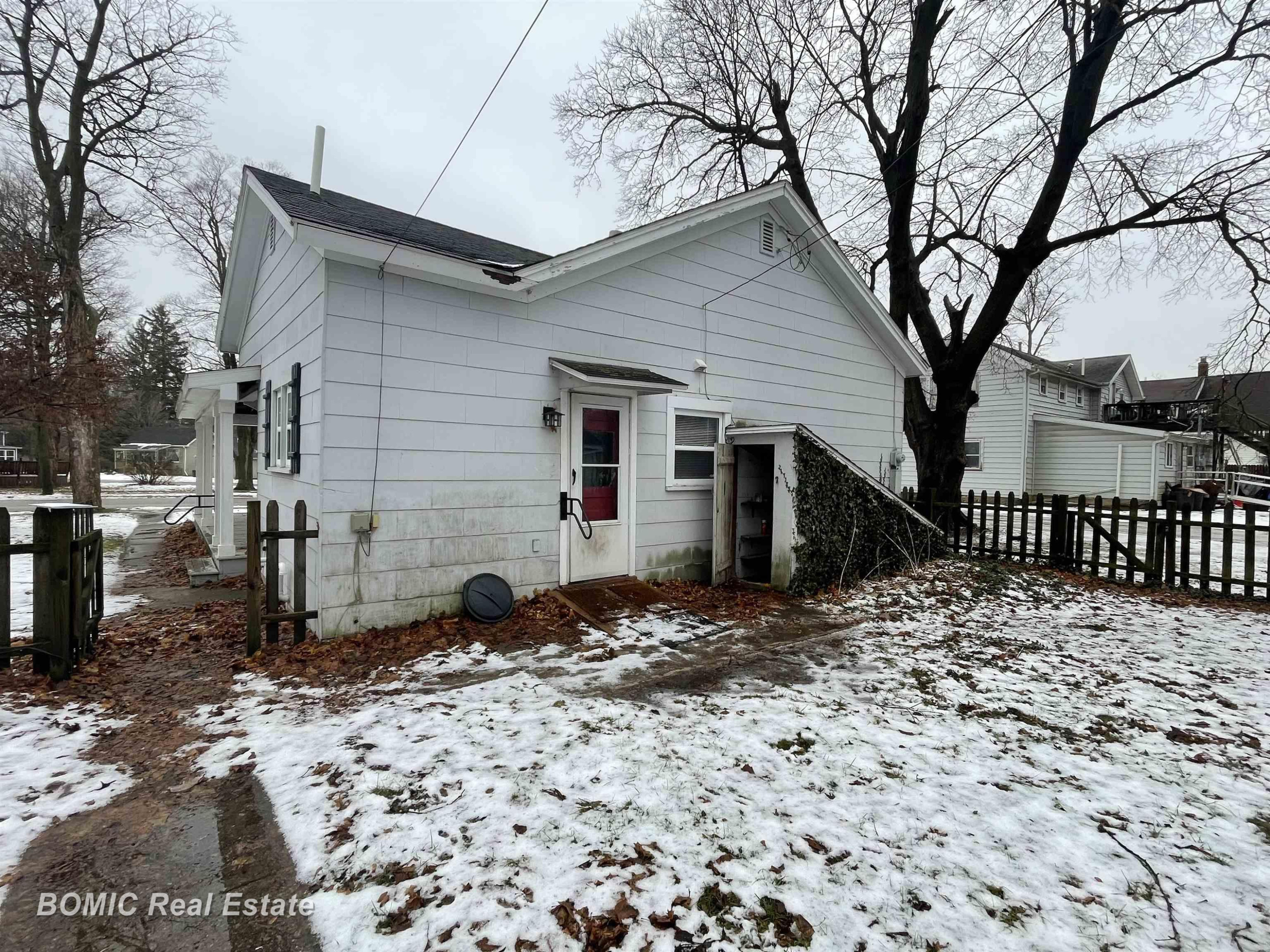 646 W Frank Street, Caro, MI 48723 — Photo 17