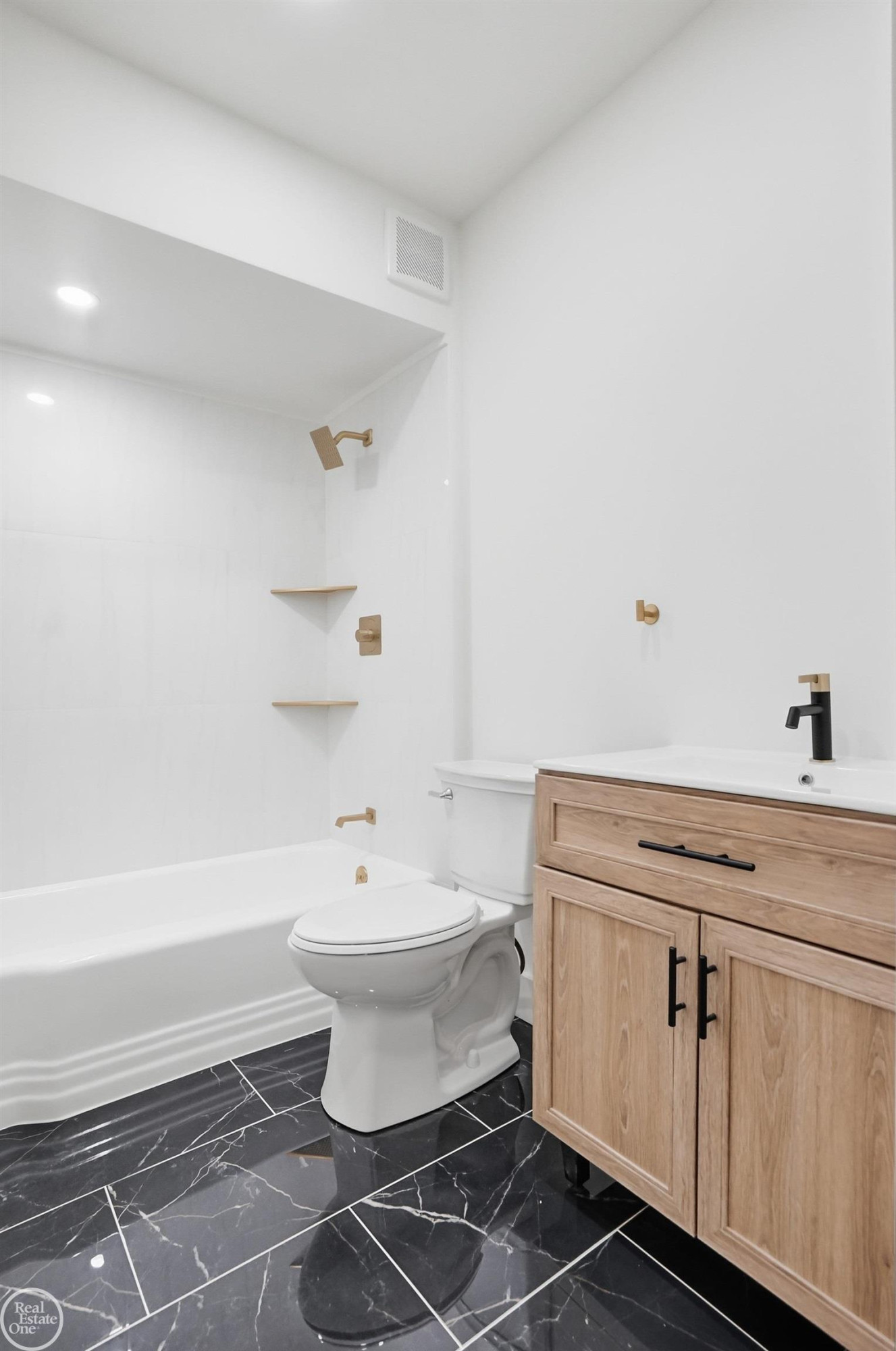 18050 Winsome Street, Fraser, MI 48026 — Photo 12