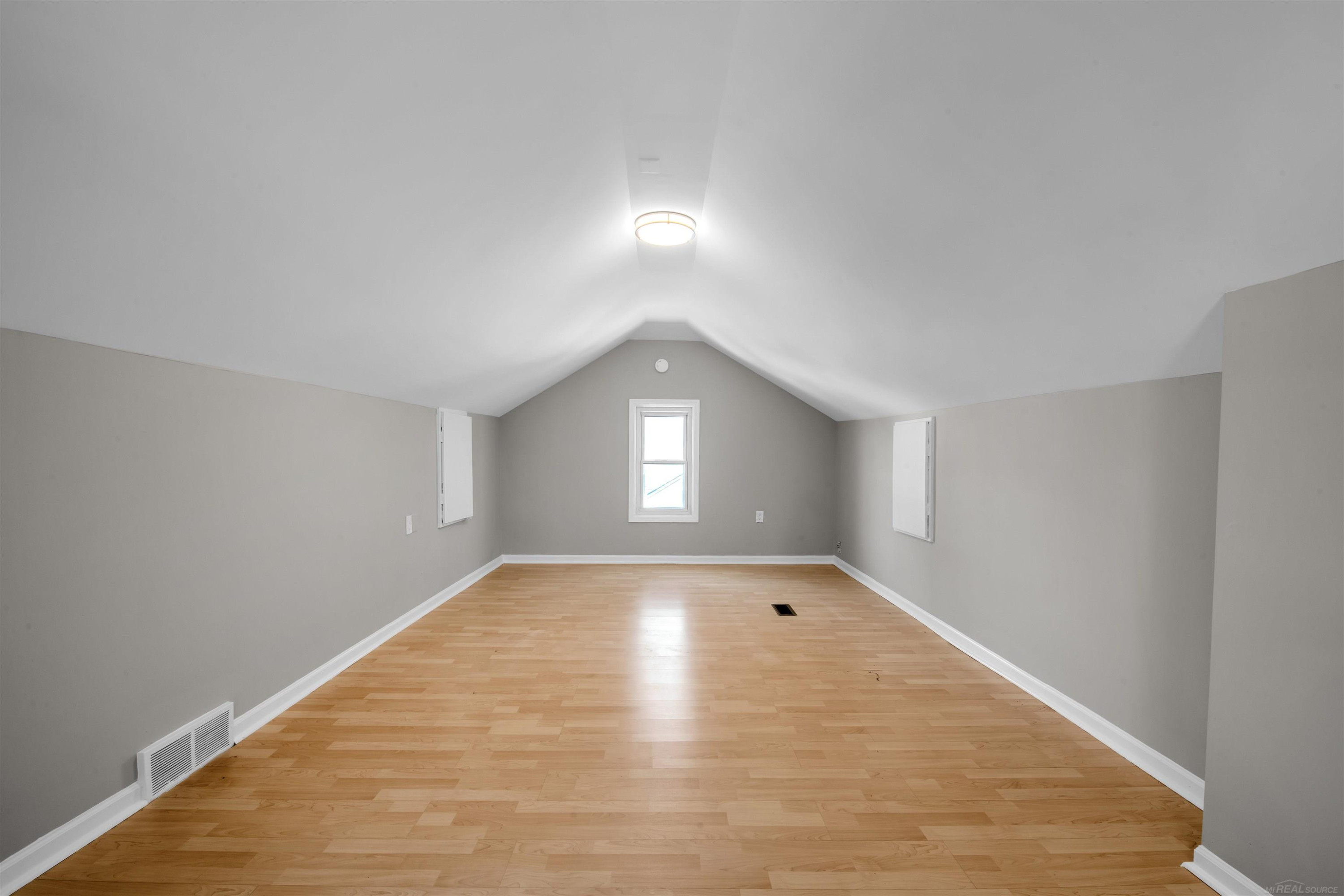 429 Linden Avenue, Royal Oak, MI 48073 — Photo 16