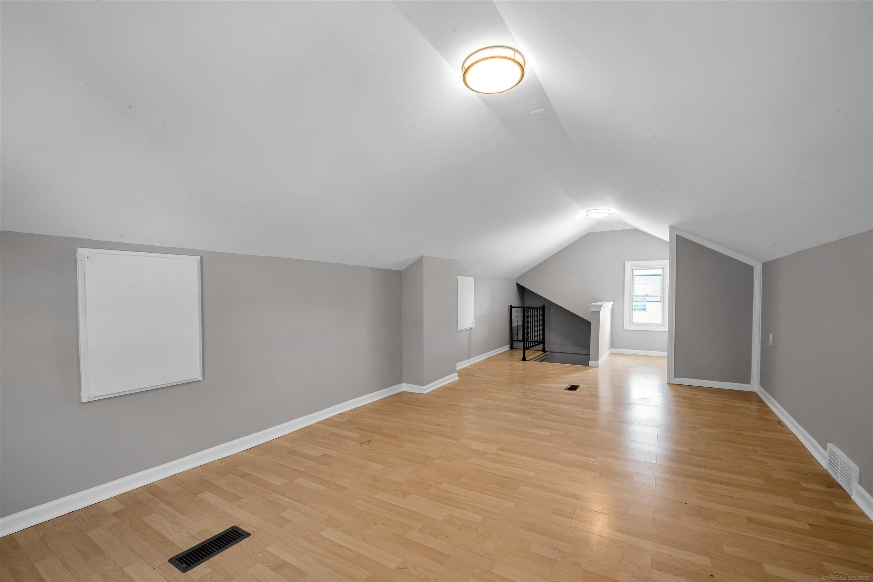 429 Linden Avenue, Royal Oak, MI 48073 — Photo 17