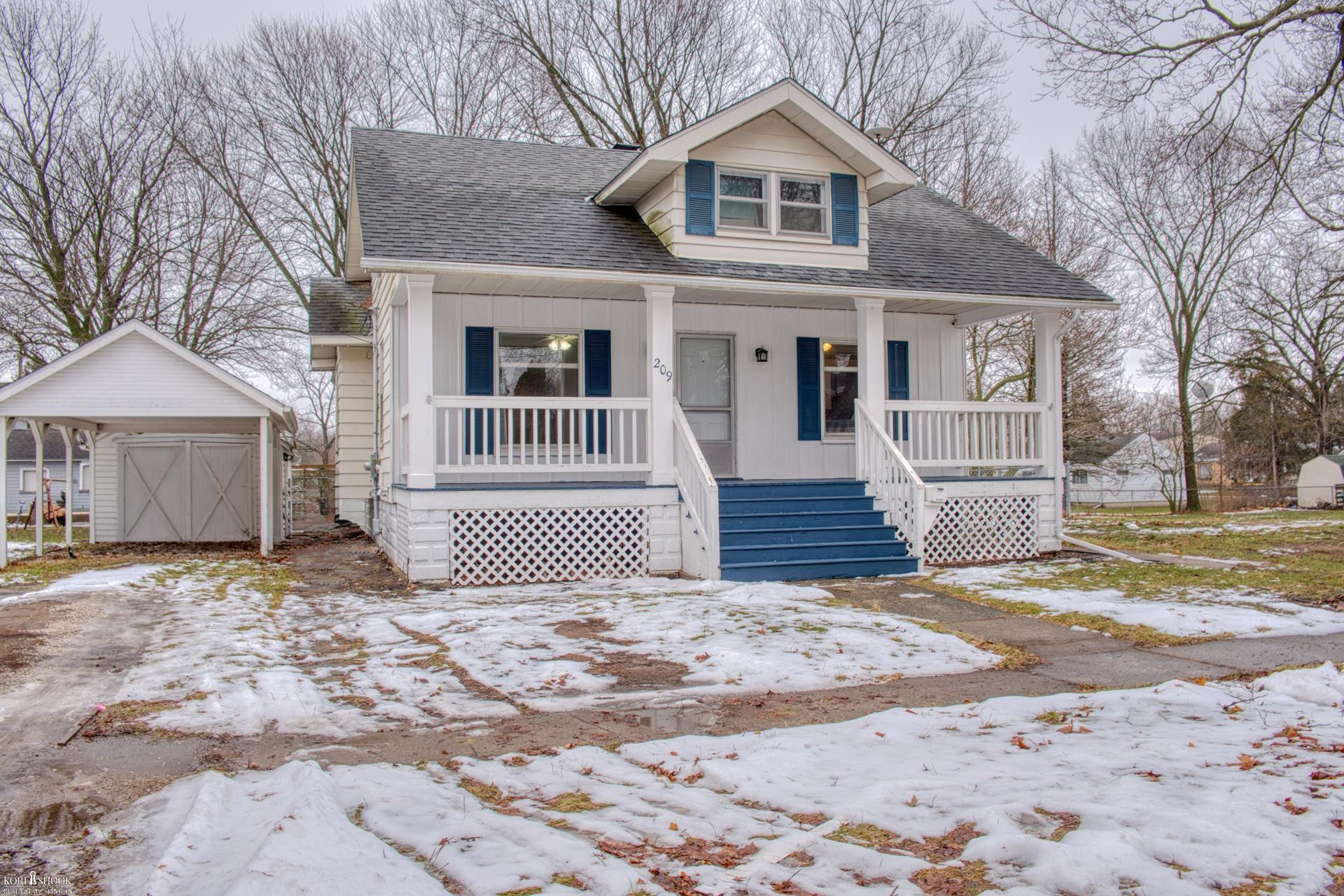 209 S Mcdonnell Street, Corunna, MI 48817 — front exterior