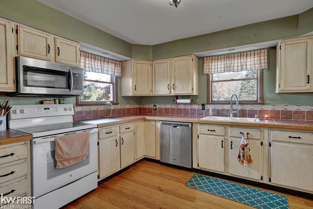 5727 Stanley Road, Columbiaville, MI 48421 — Photo 5