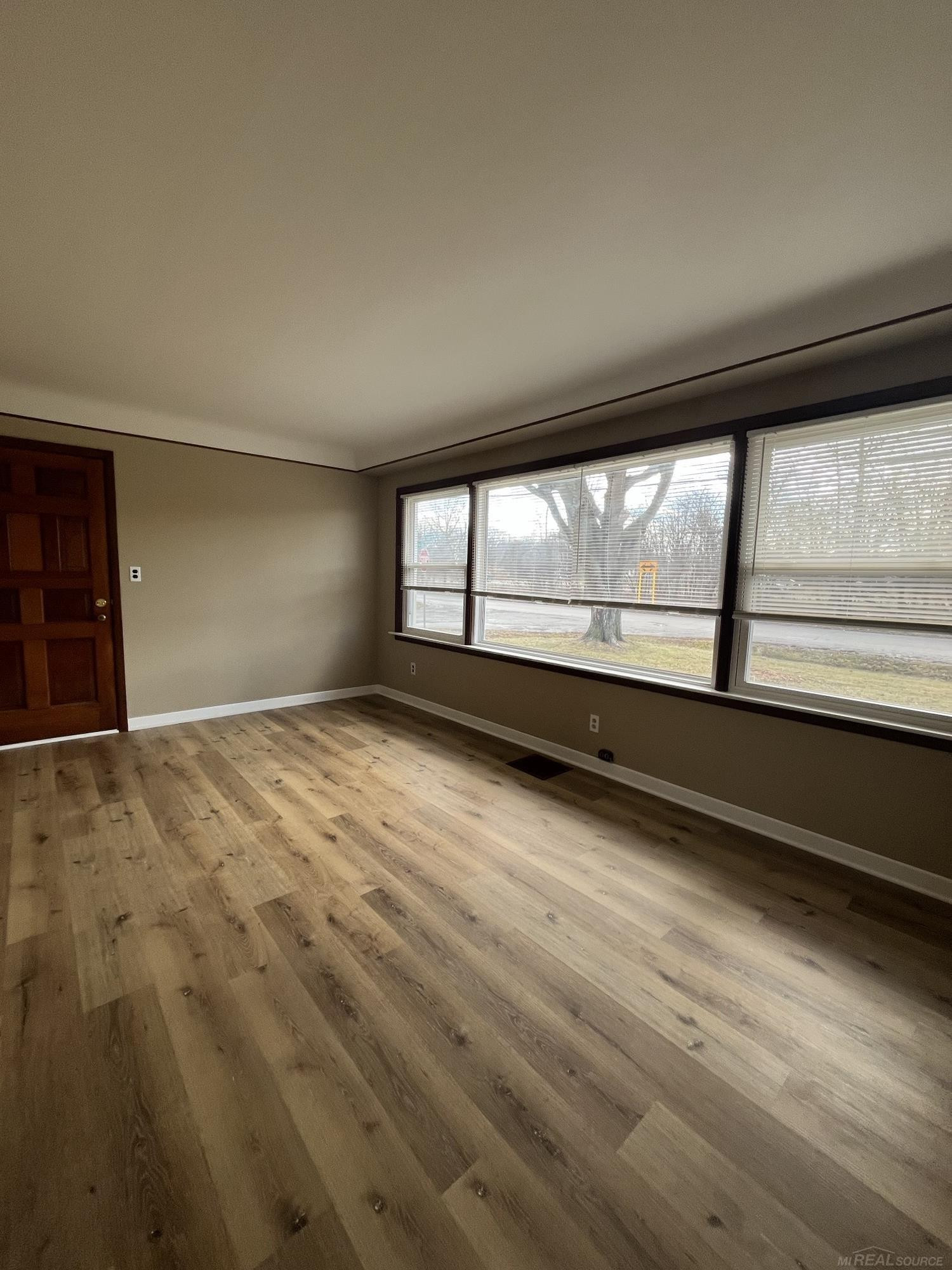 26561 Tucker Street, MI — Photo 9