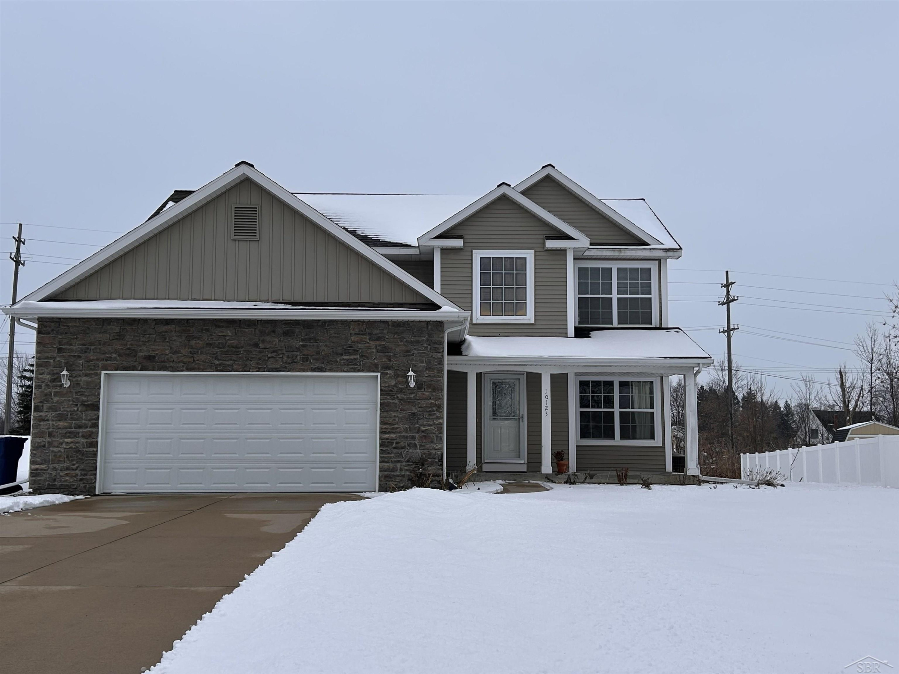10123 Hawk Drive, Freeland, MI 48623 — front exterior