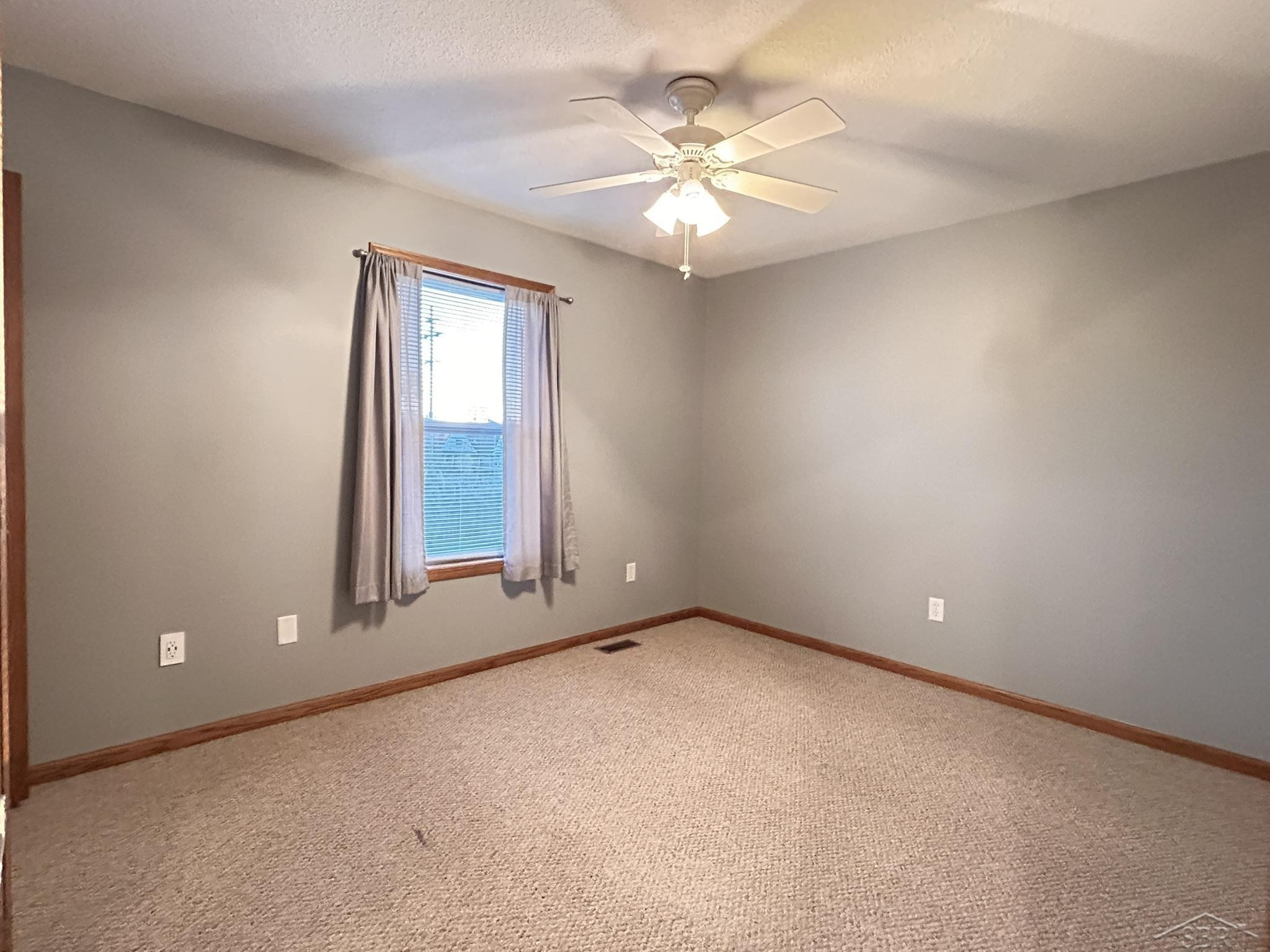 10123 Hawk Drive, Freeland, MI 48623 — Photo 16