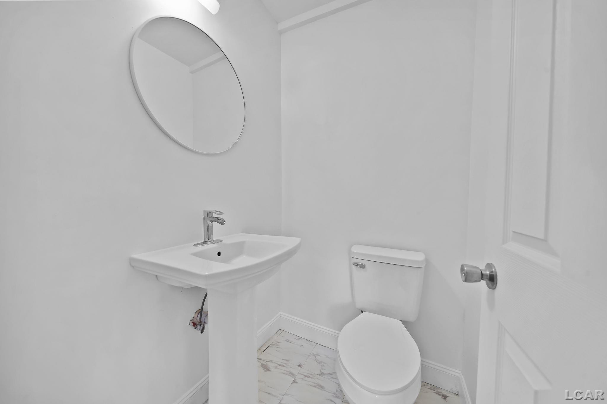924 Frank Street, Adrian, MI 49221 — Photo 16