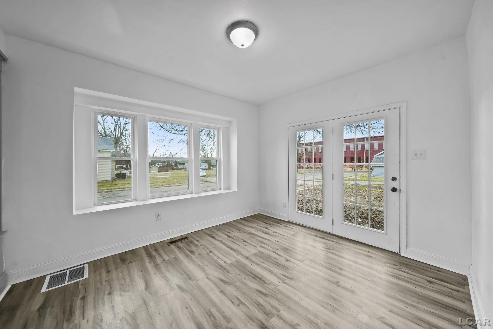 924 Frank Street, Adrian, MI 49221 — Photo 11