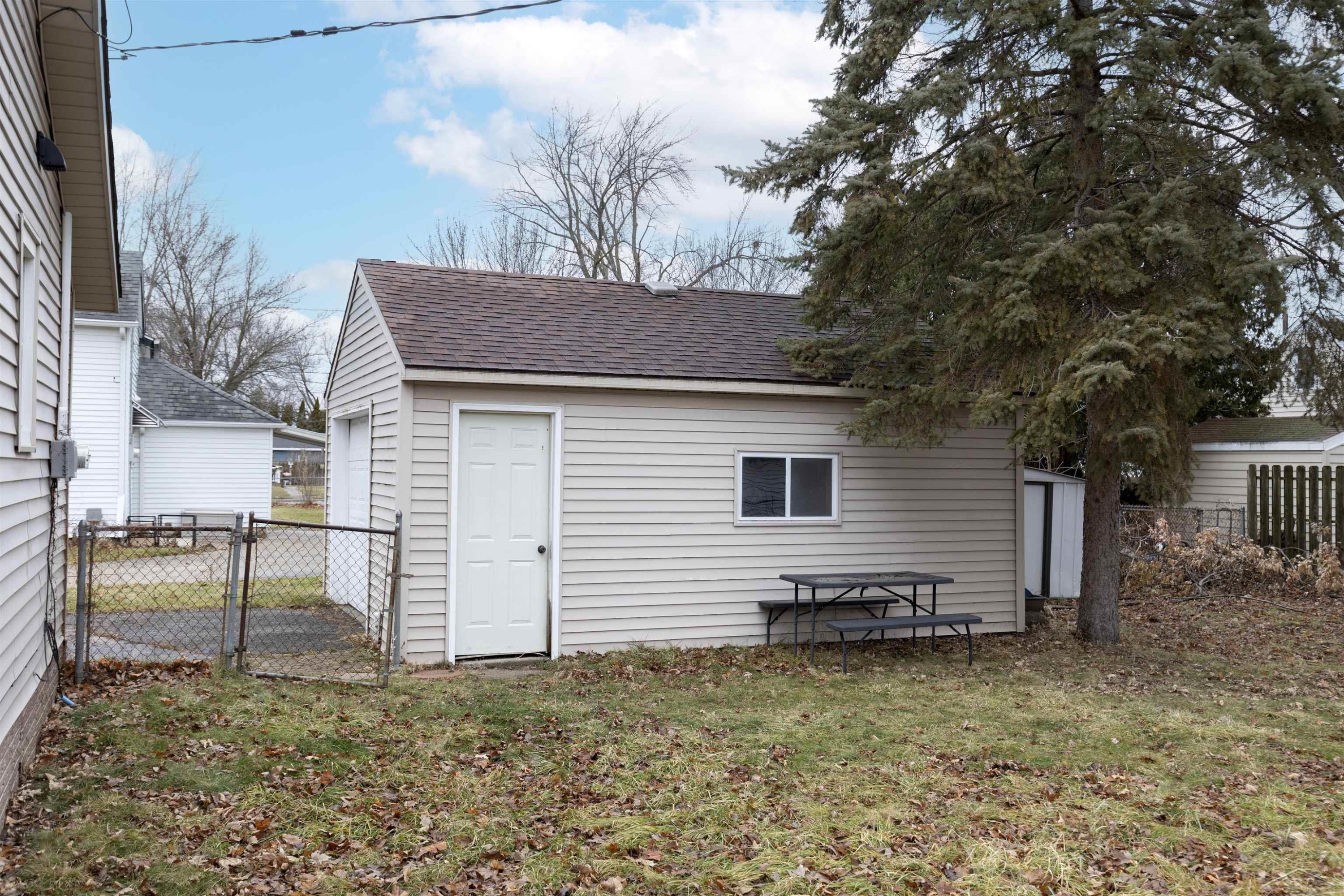 703 Main Street, Essexville, MI 48732 — Photo 5