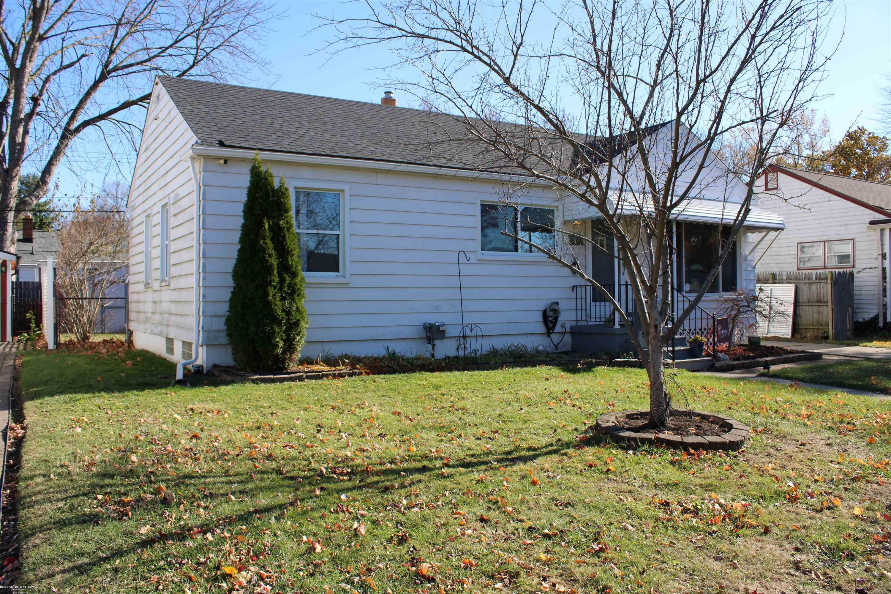 629 Chippewa Street, Mount Clemens, MI 48043 — Photo 2