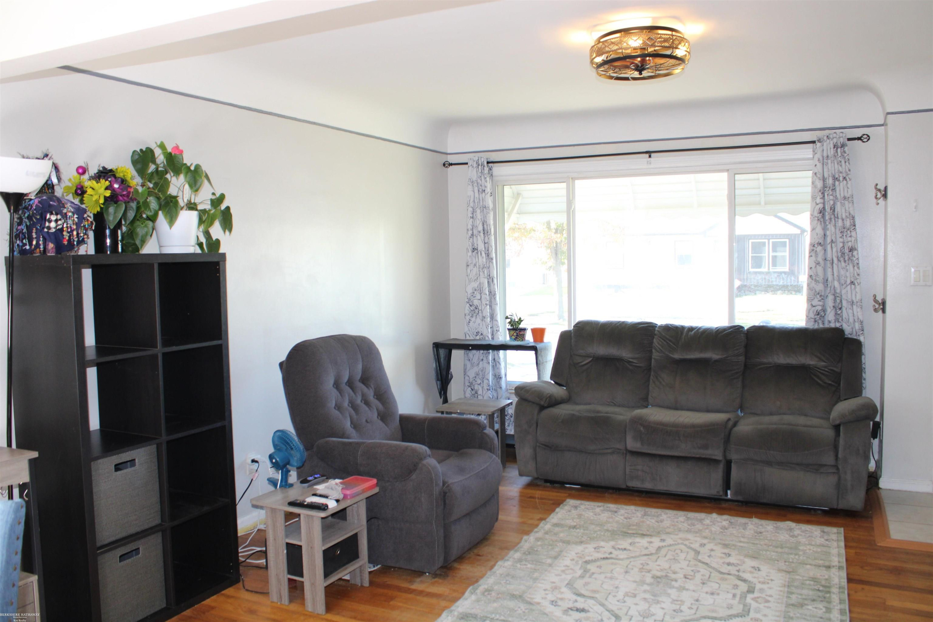 629 Chippewa Street, Mount Clemens, MI 48043 — Photo 5