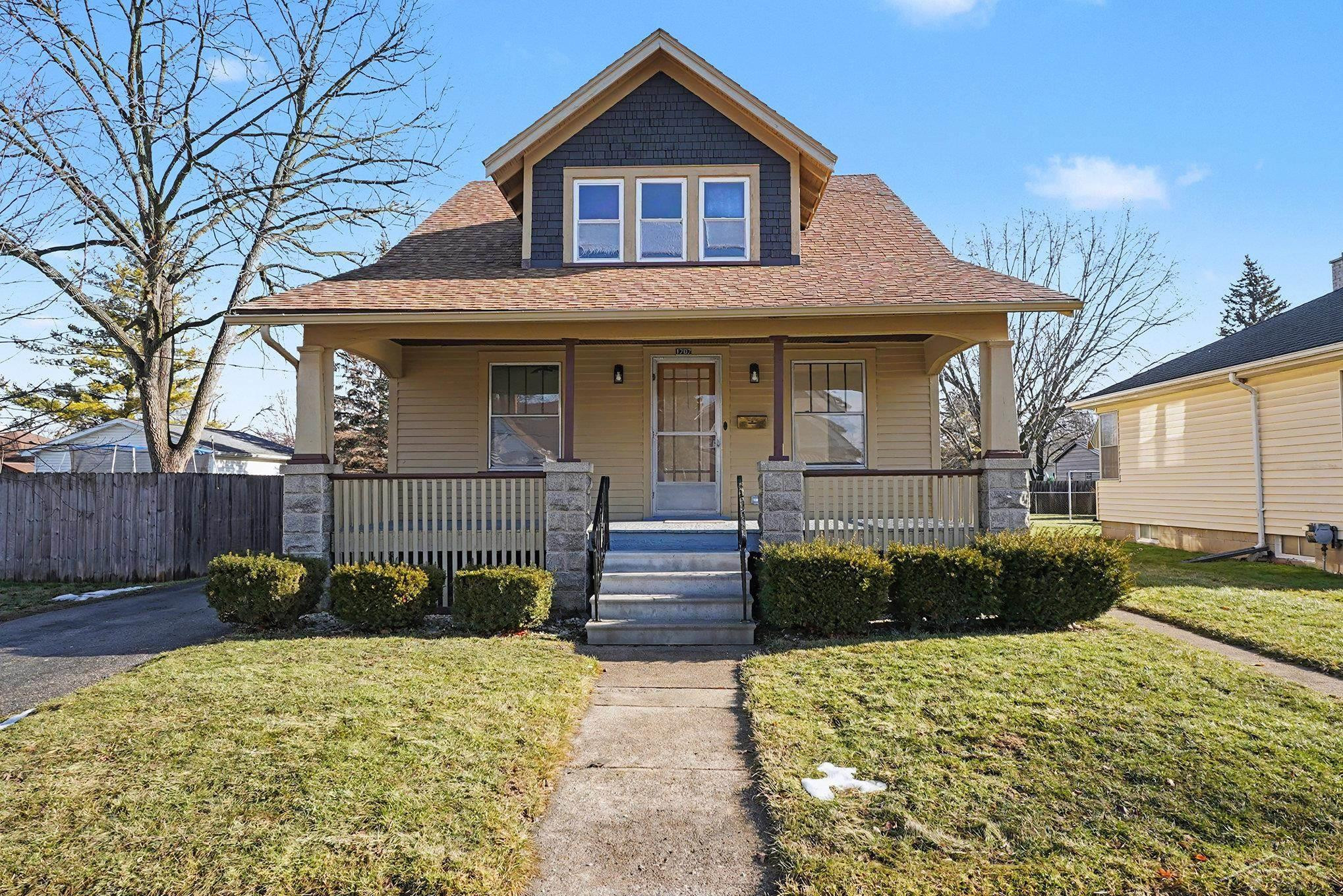 1707 S Monroe Street, Bay City, MI 48708 — front exterior