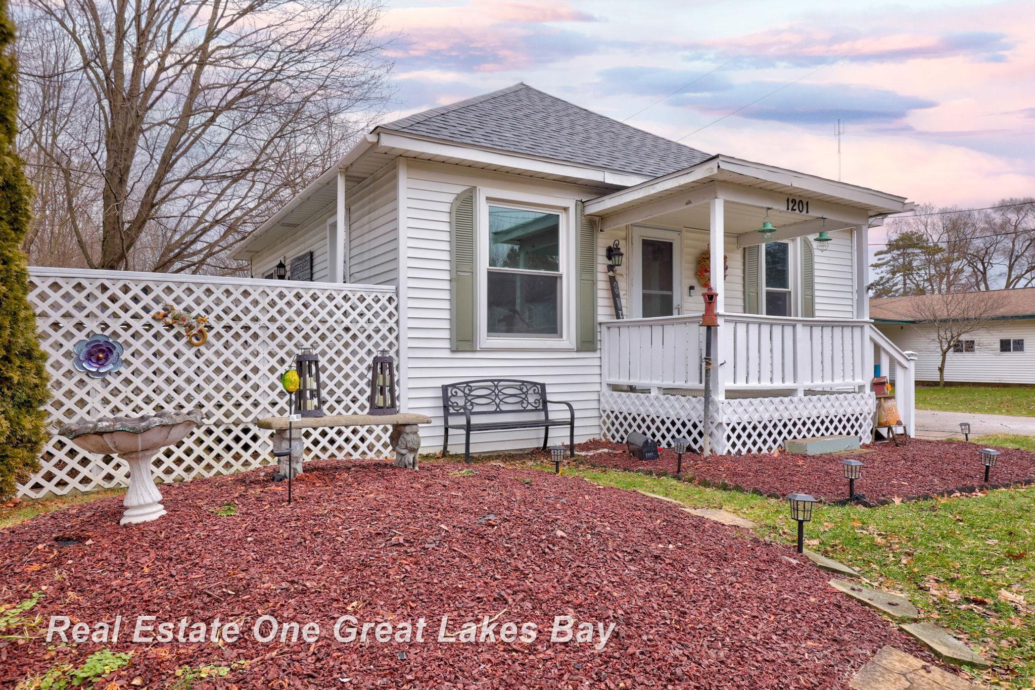 1201 Flint Street, Saint Charles, MI 48655 — Photo 3