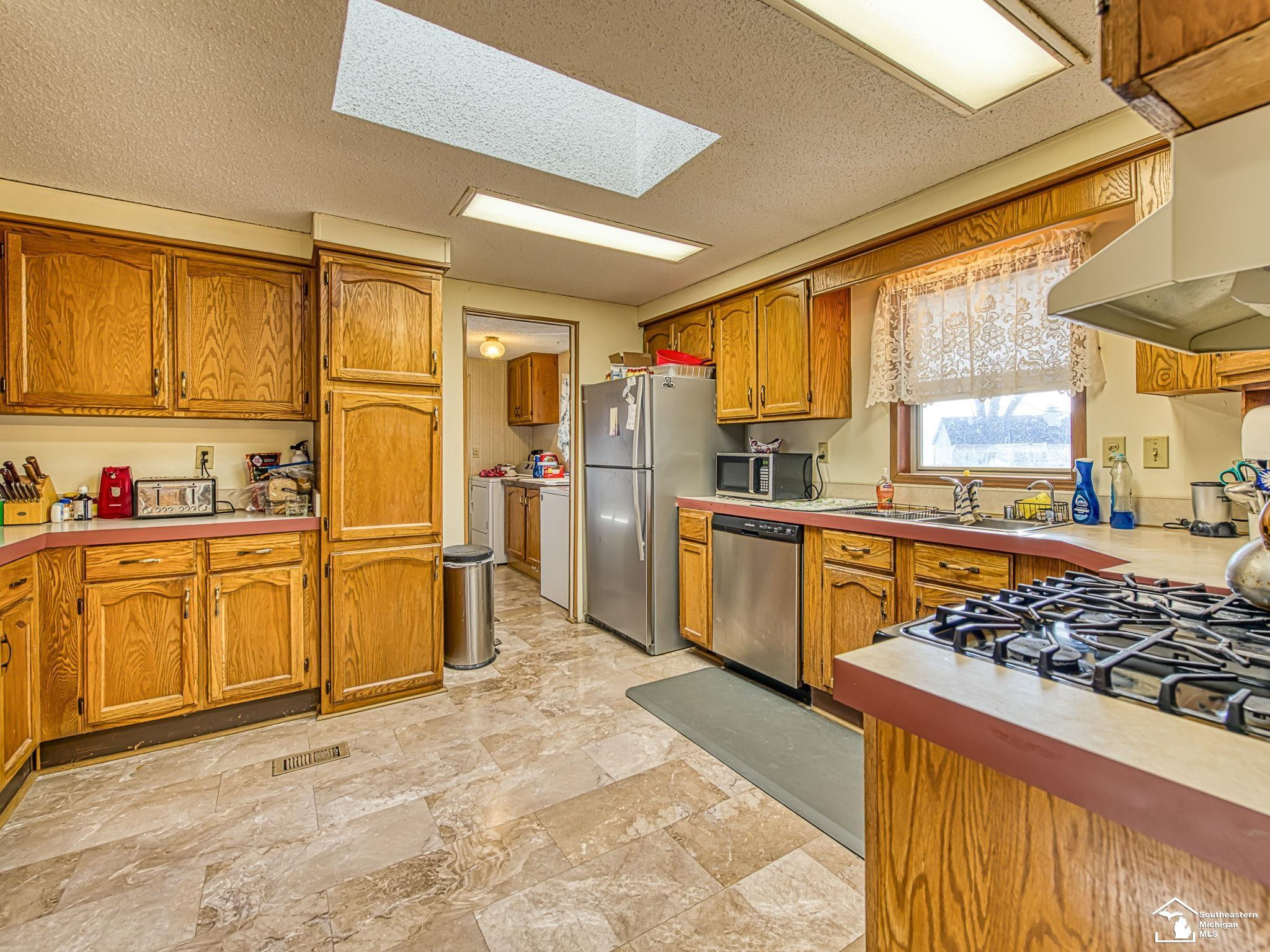 7988 Parkway Drive, Monroe, MI 48161 — Photo 12