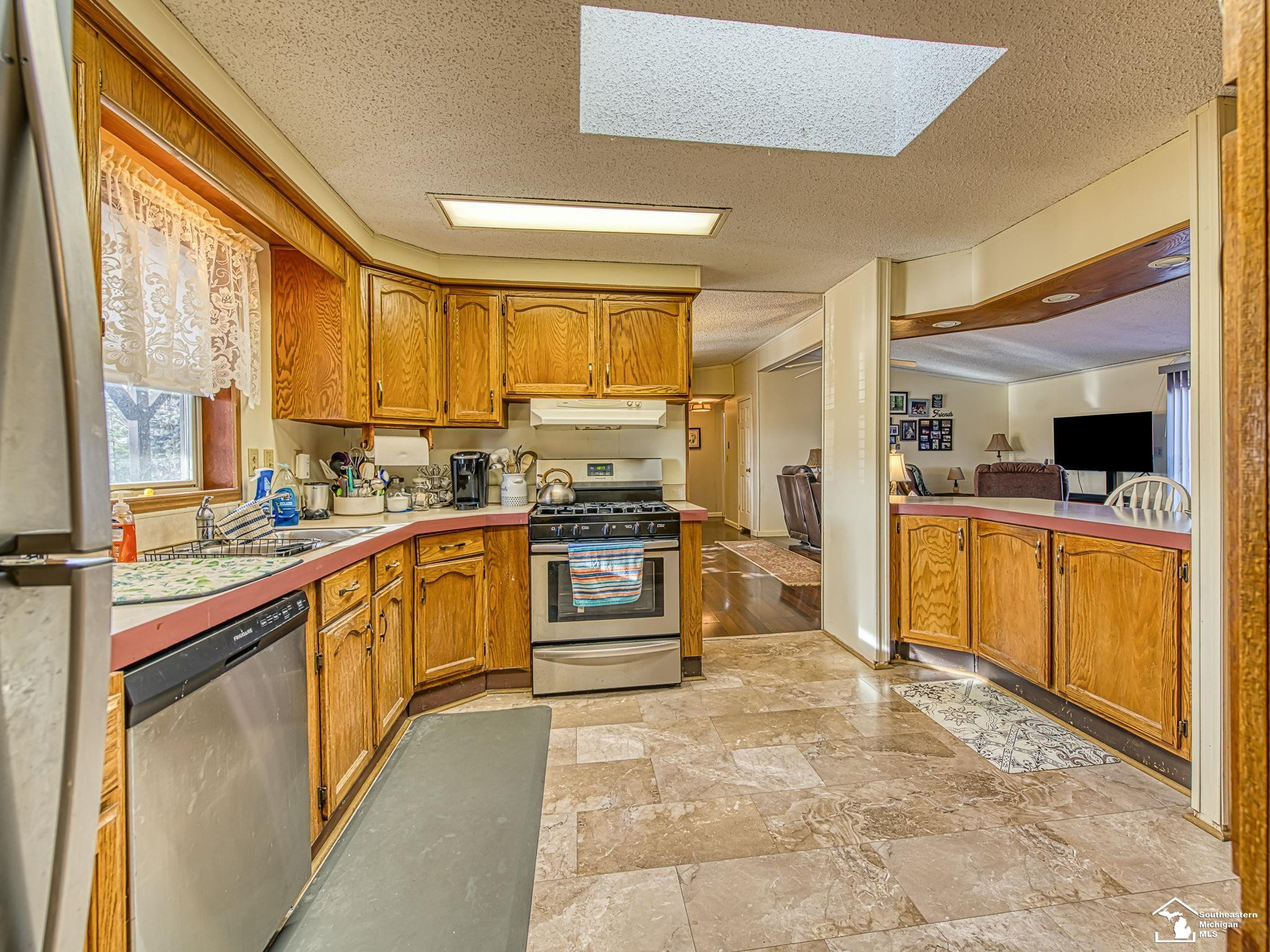 7988 Parkway Drive, Monroe, MI 48161 — Photo 13