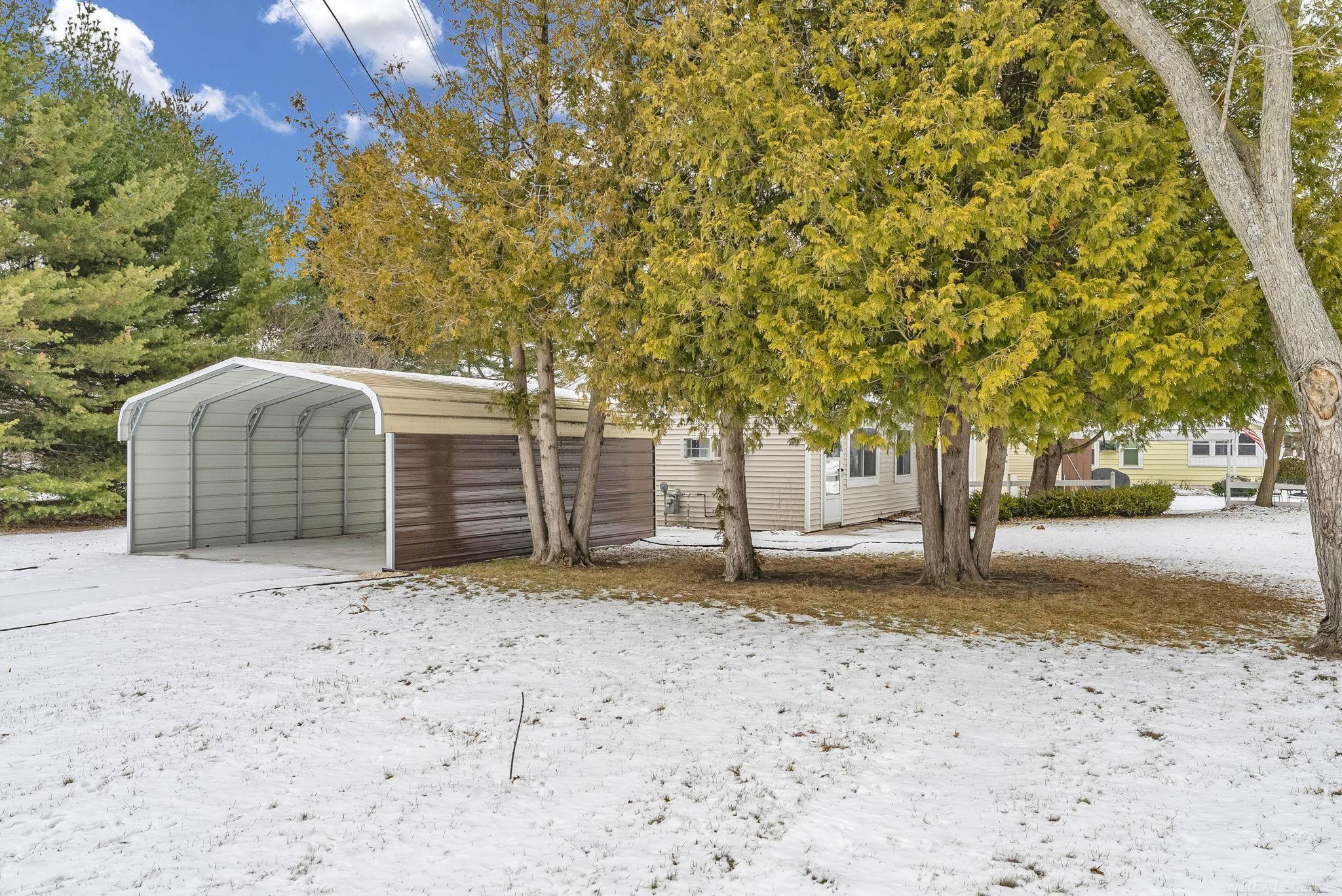 7742 Lakeview Road, Lexington, MI 48450 — Photo 3