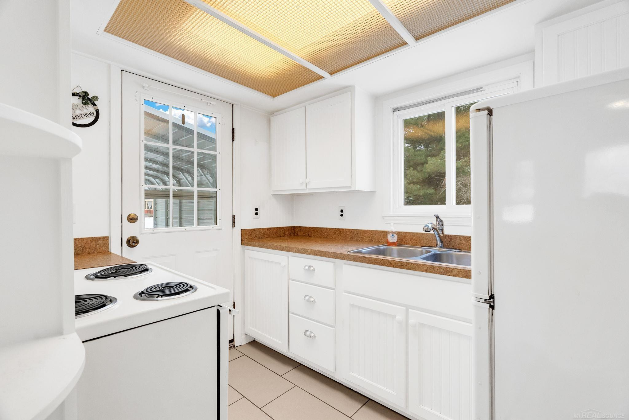 7742 Lakeview Road, Lexington, MI 48450 — Photo 10