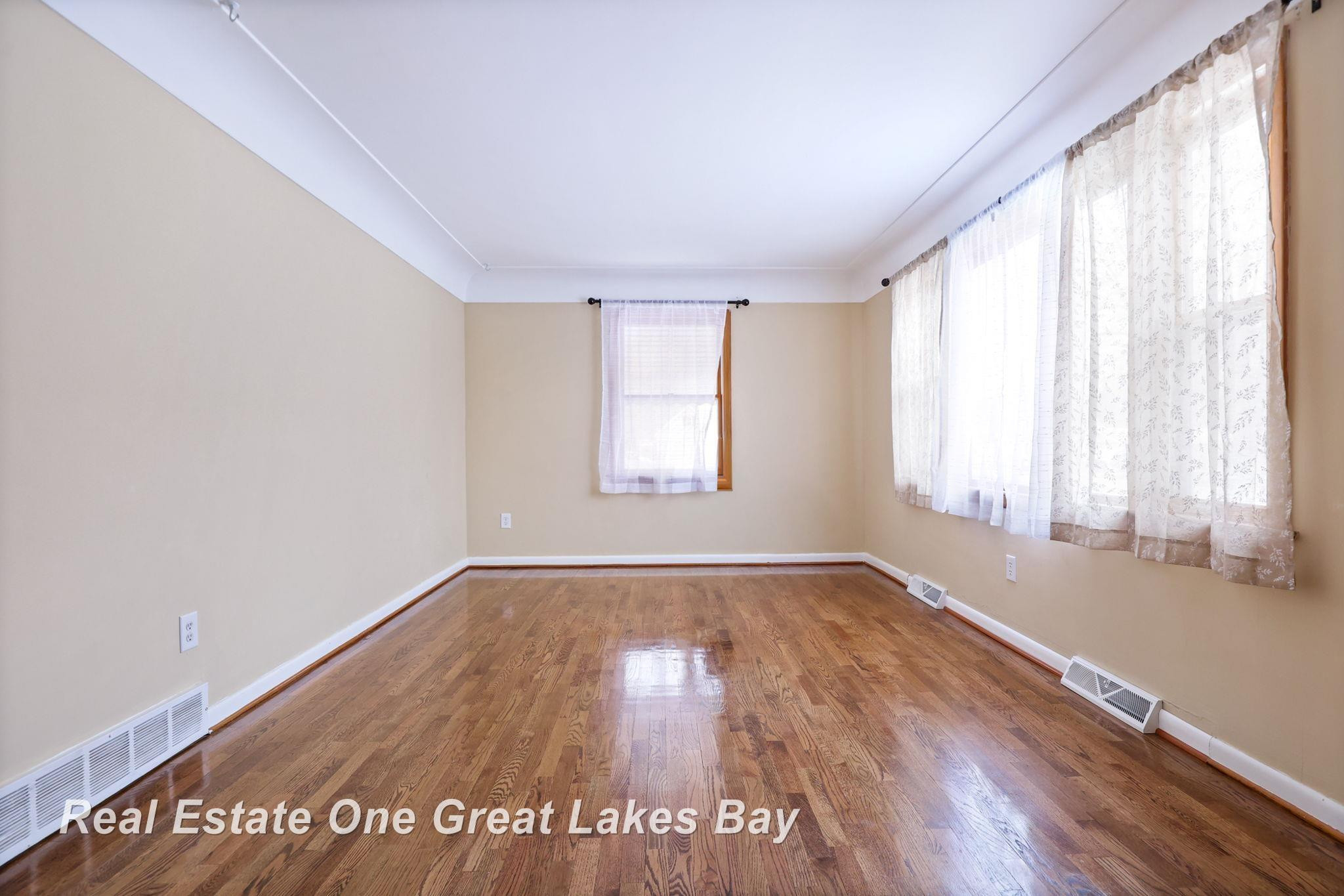 275 W Lynn Street, Saginaw, MI 48604 — Photo 8