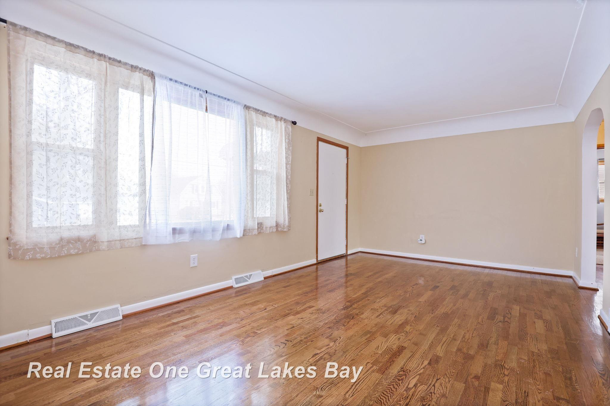 275 W Lynn Street, Saginaw, MI 48604 — Photo 9