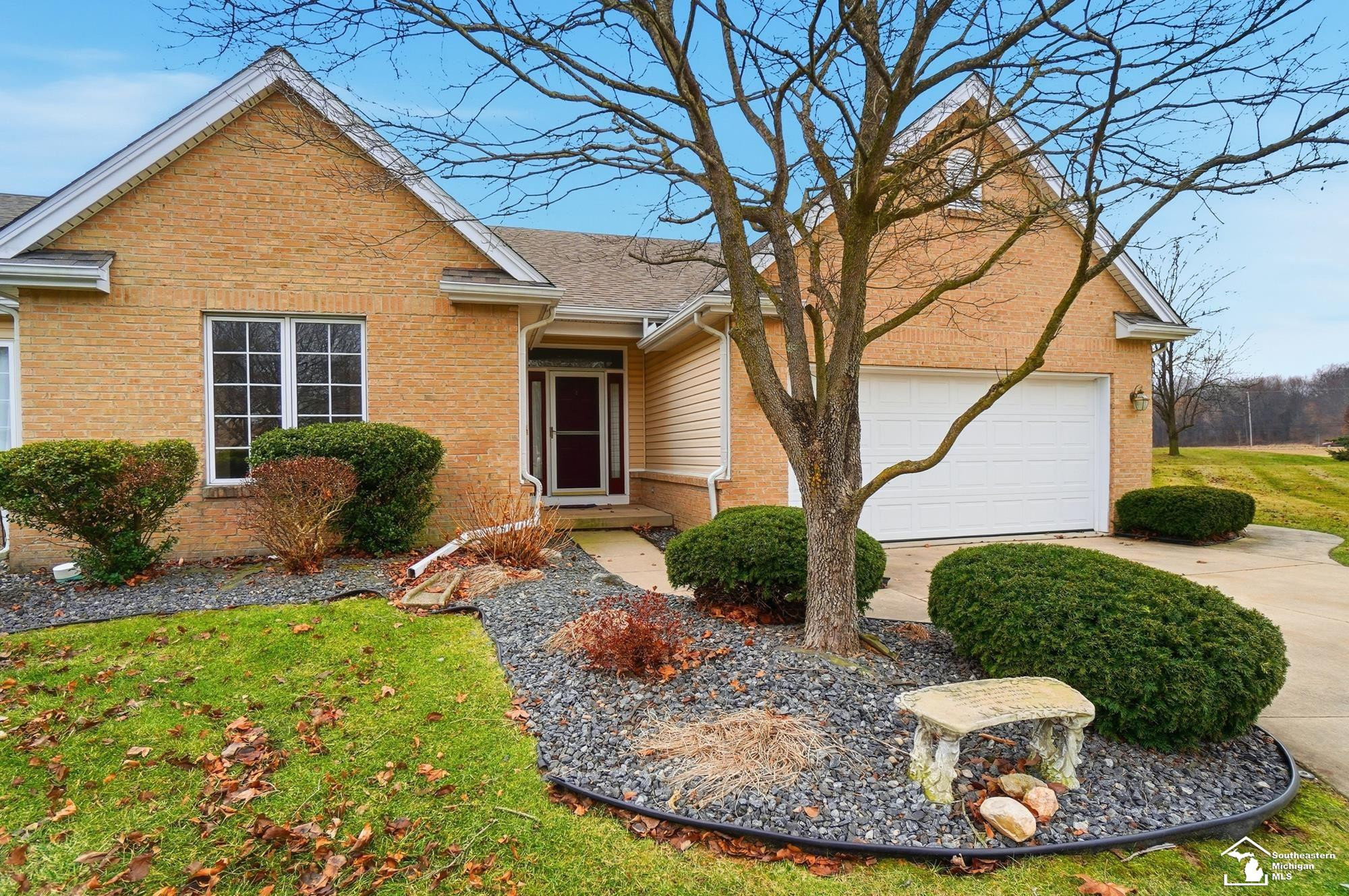 3174 Crystal Court, Lambertville, MI 48144 — Photo 2
