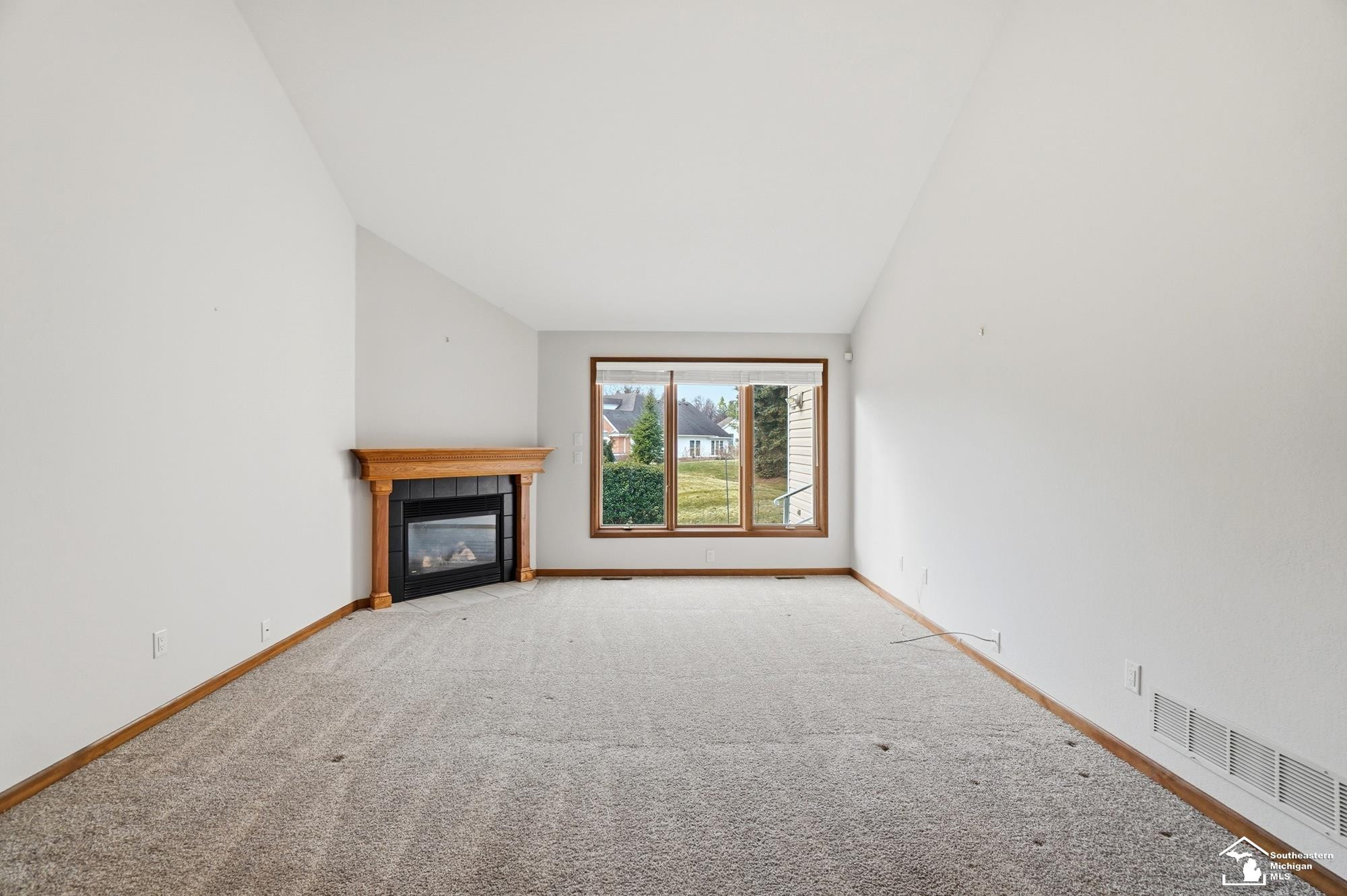 3174 Crystal Court, Lambertville, MI 48144 — Photo 7