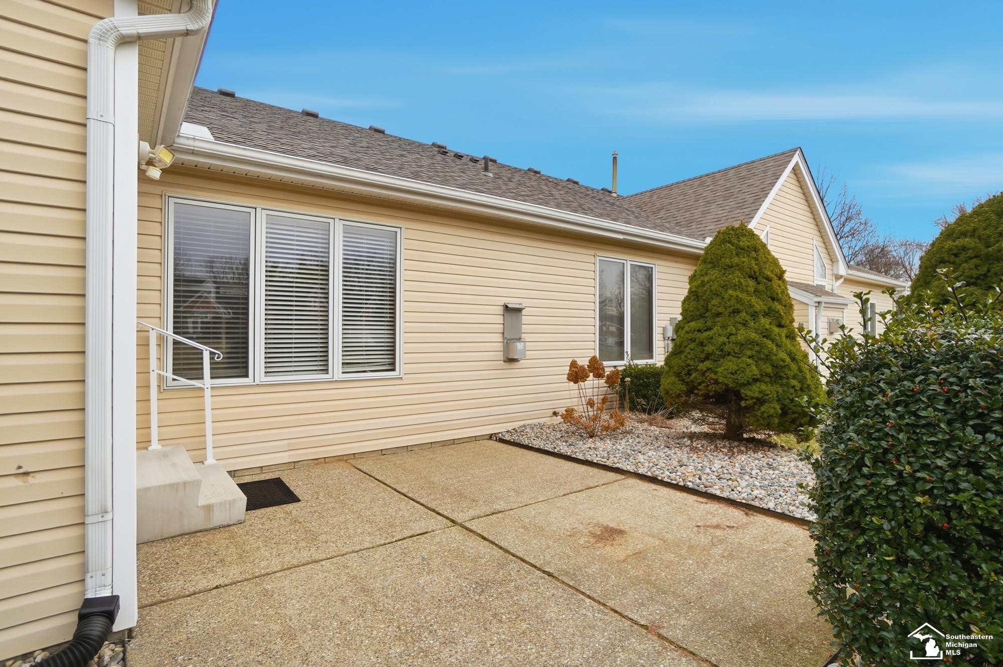 3174 Crystal Court, Lambertville, MI 48144 — Photo 38