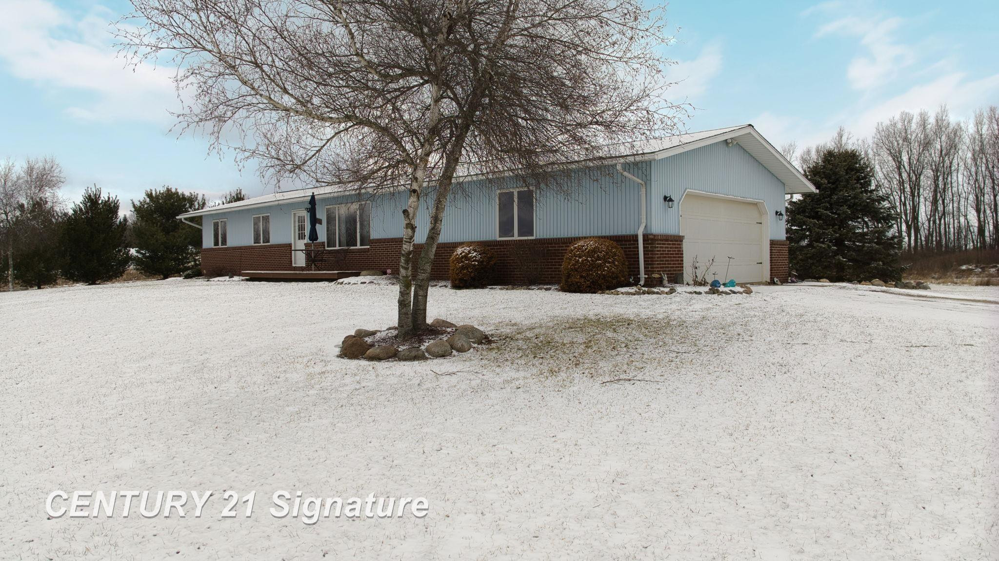4625 E Hibbard Road, Corunna, MI 48817 — Photo 2