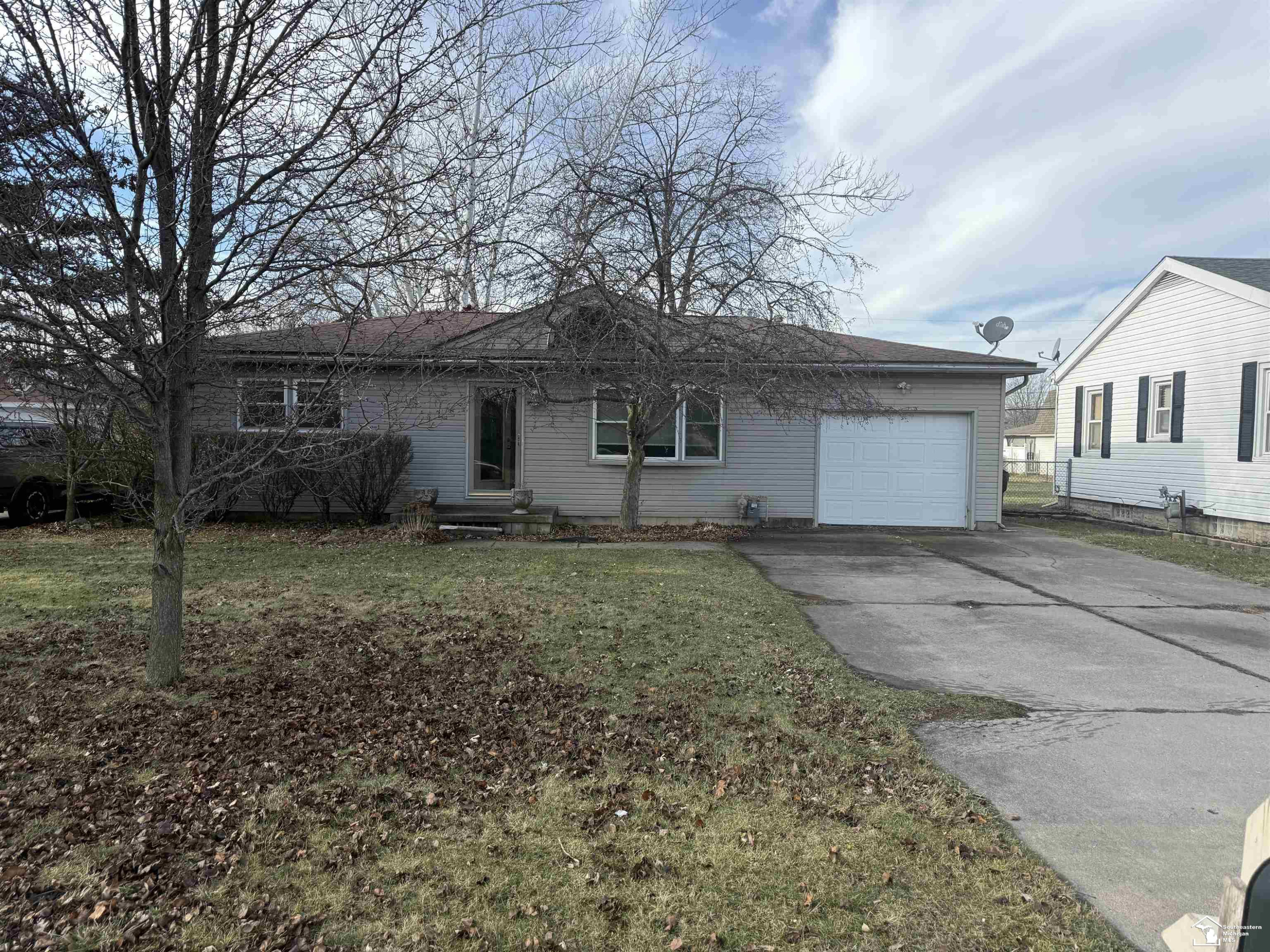 540 S Concetta, MI 48161 — front exterior