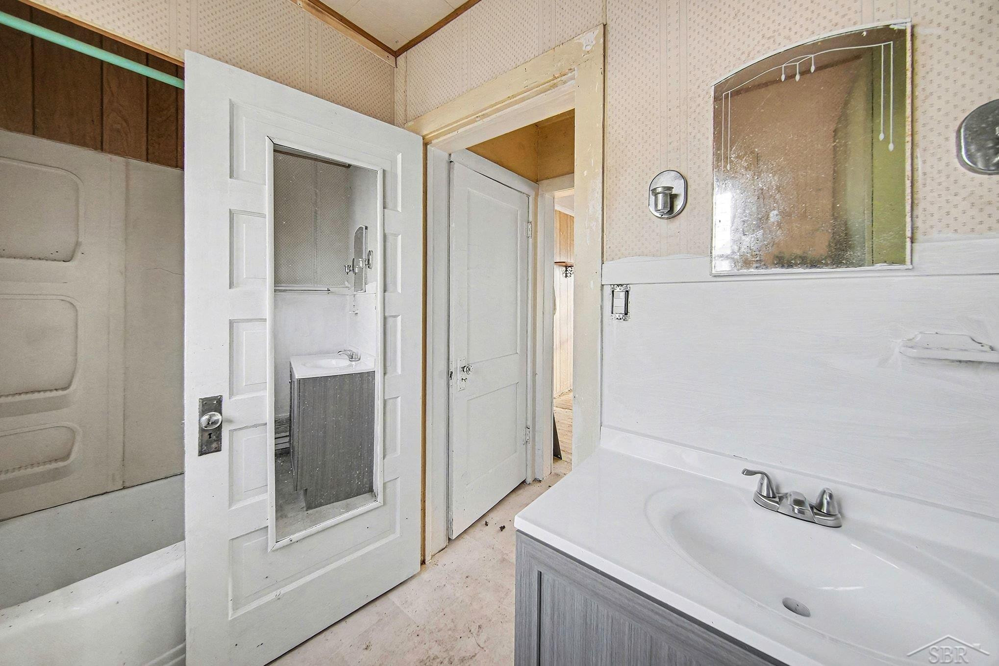 506 Lynn Street, Albion, MI 49224 — Photo 9