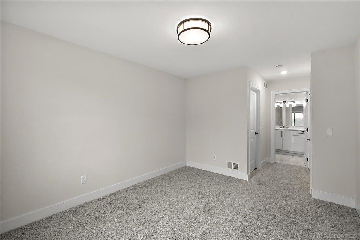 682 Westlake Avenue, Oxford, MI 48371 — Photo 47