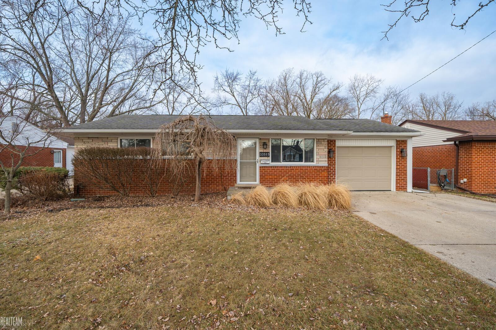 33515 Vista Way, Fraser, MI 48026 — front exterior