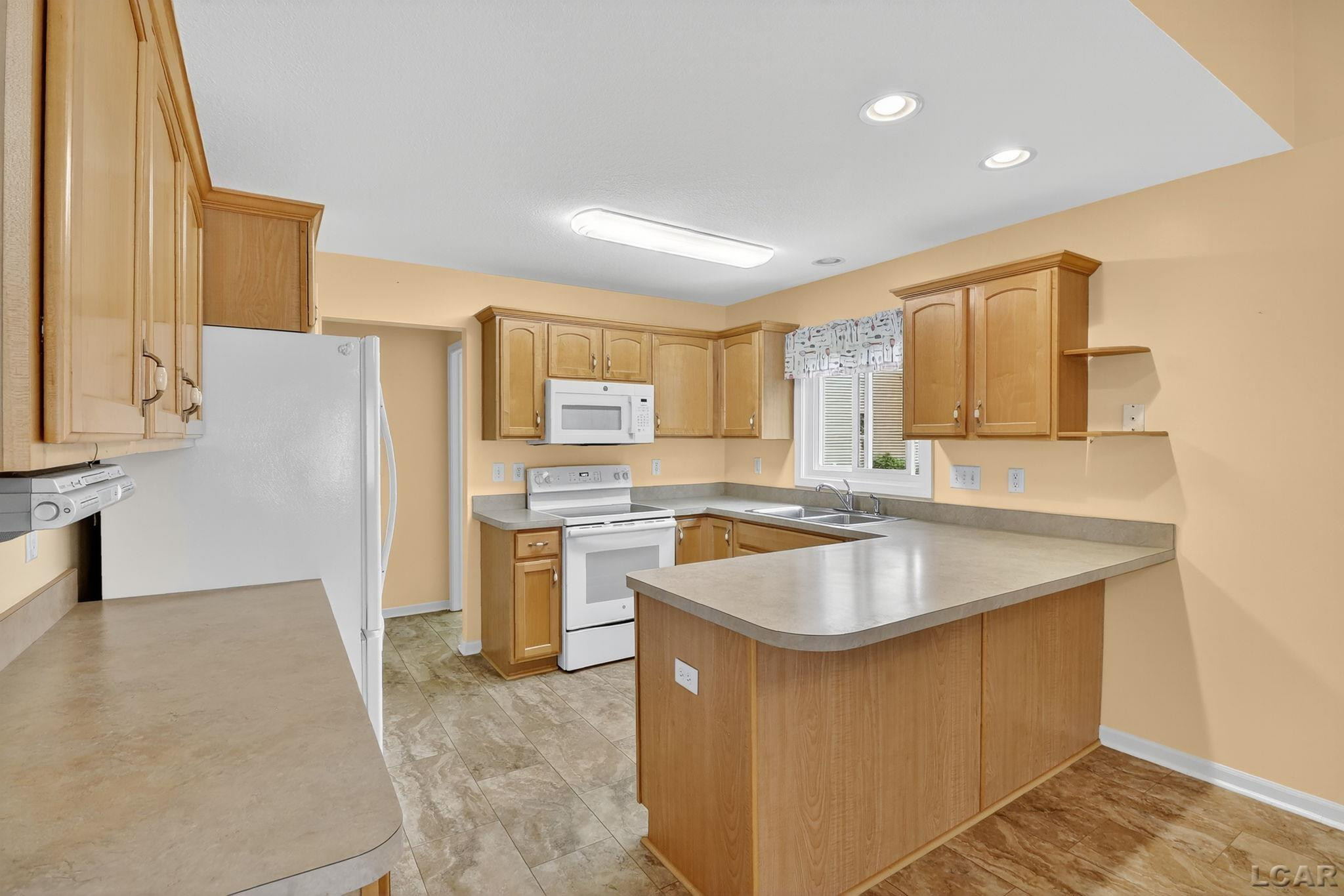 664 Korey's Circle, Blissfield, MI 49228 — Photo 3
