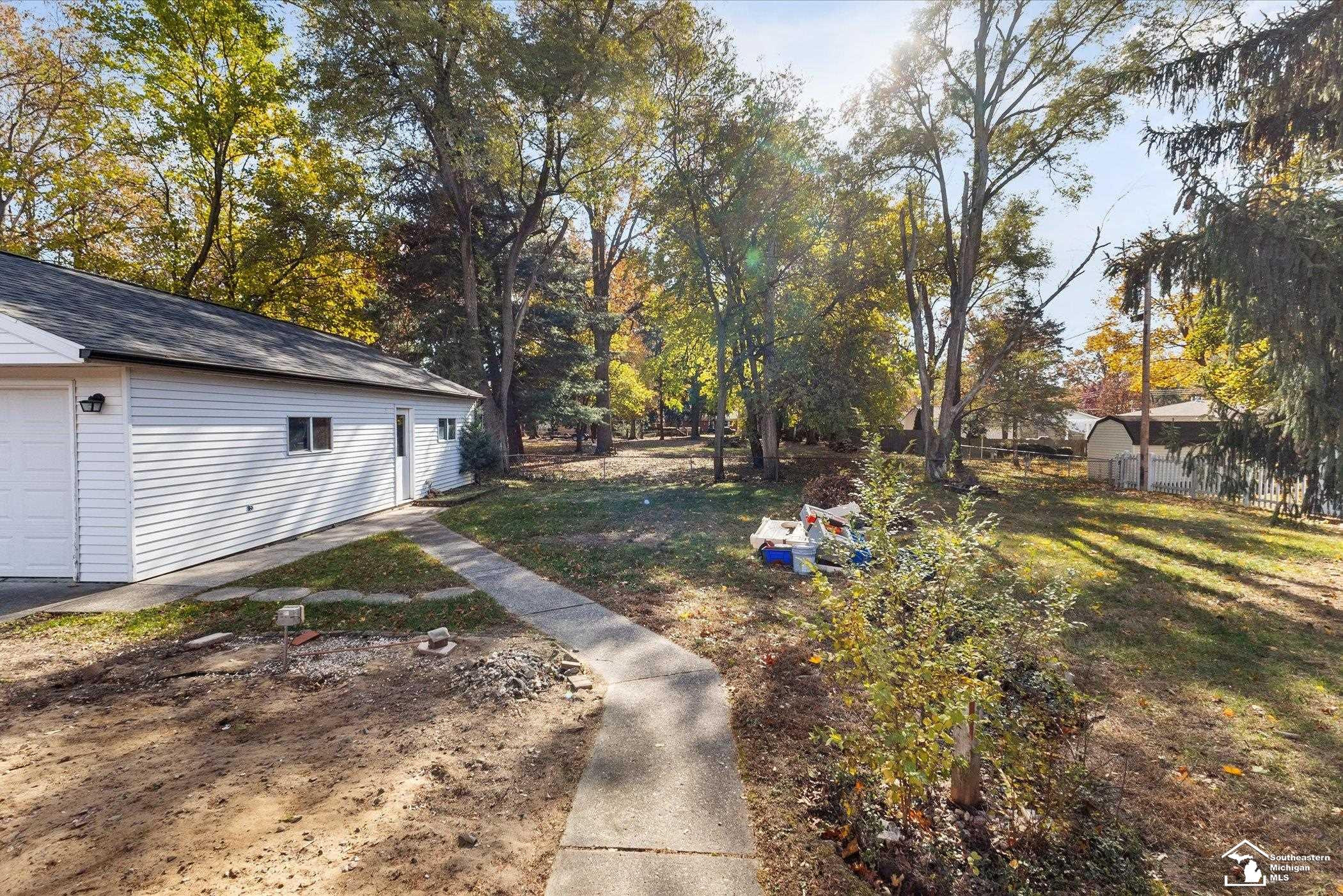 3835 Lois Drive, Lambertville, MI 48144 — Photo 29