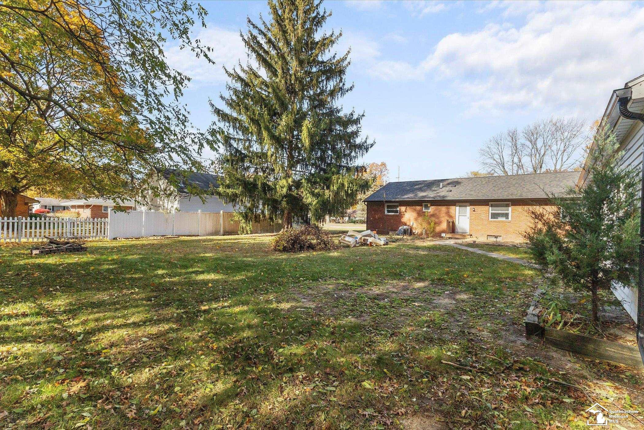 3835 Lois Drive, Lambertville, MI 48144 — Photo 33
