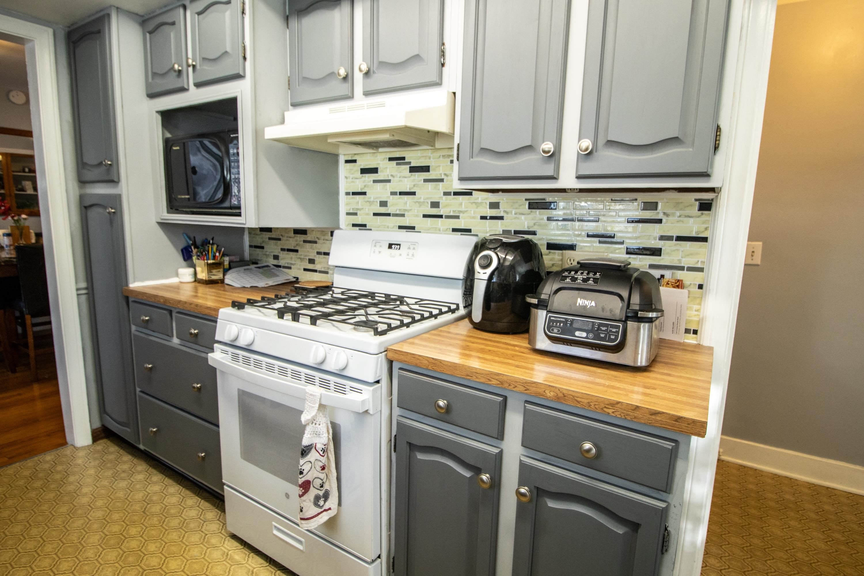 610 S Front Street, Chesaning, MI 48616 — Photo 9